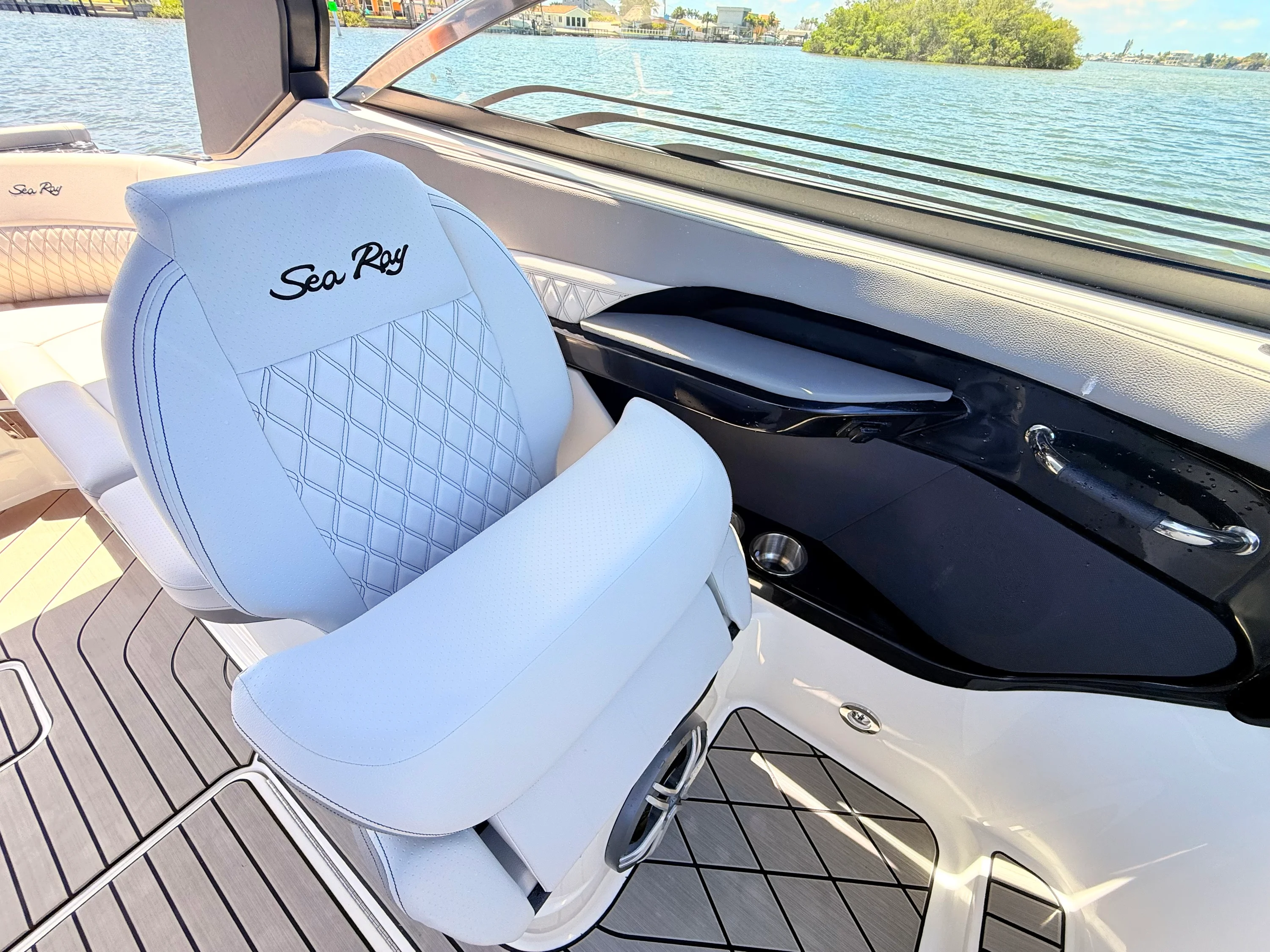 2026 Sea Ray SLX 280 Outboard Image Thumbnail #56