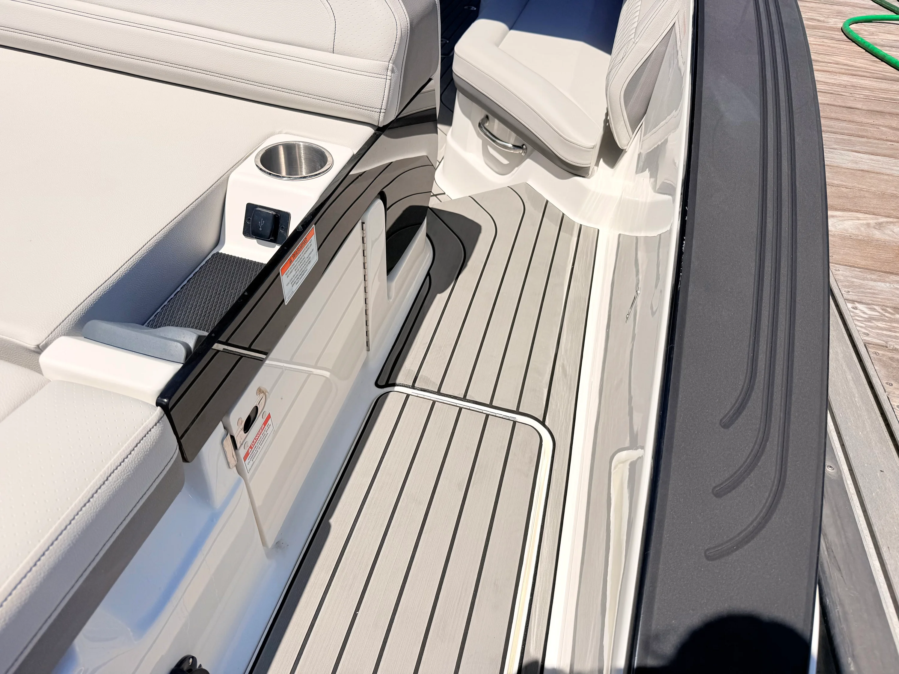 2026 Sea Ray SLX 280 Outboard Image Thumbnail #29