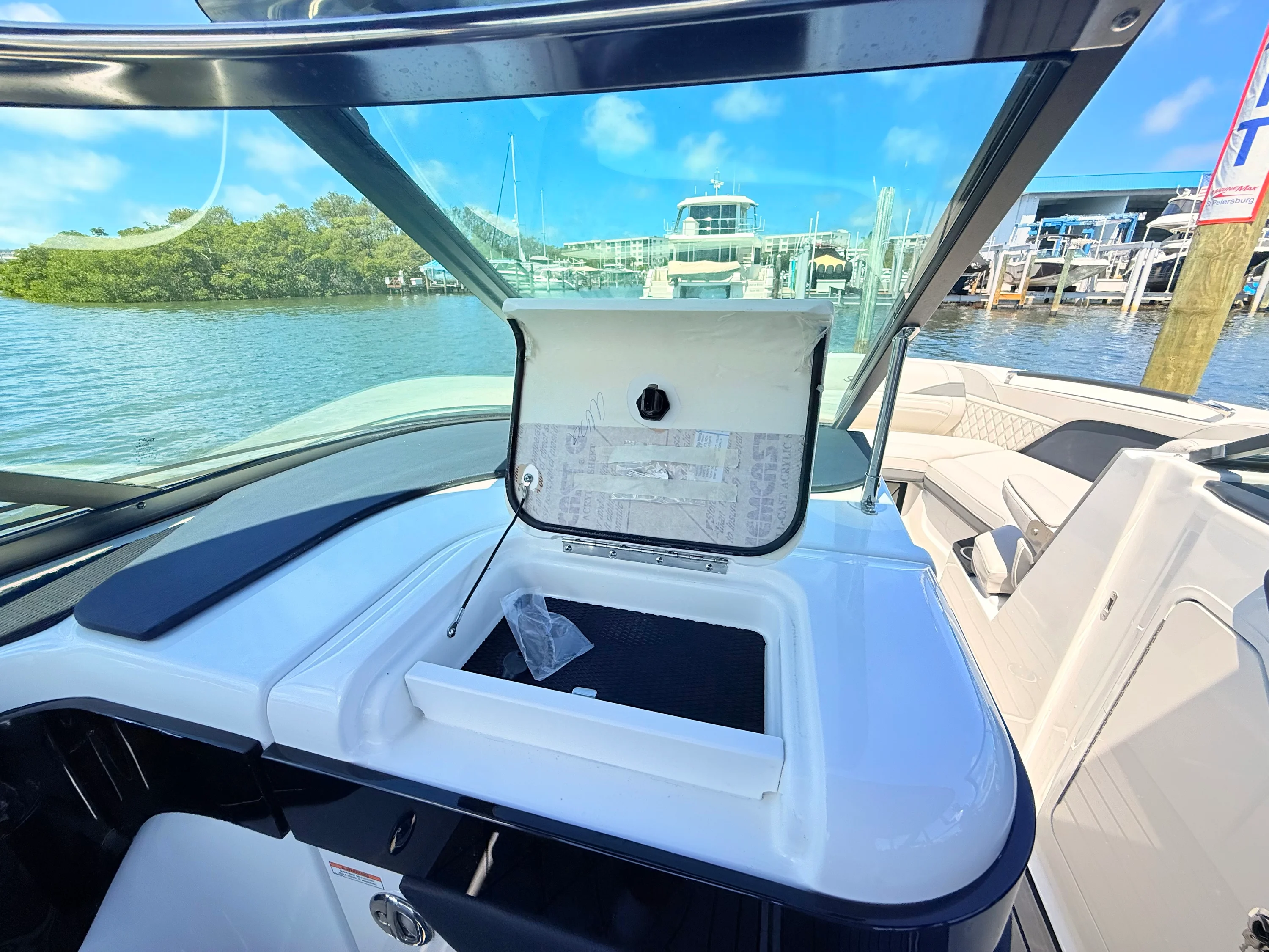 2026 Sea Ray SLX 280 Outboard Image Thumbnail #60