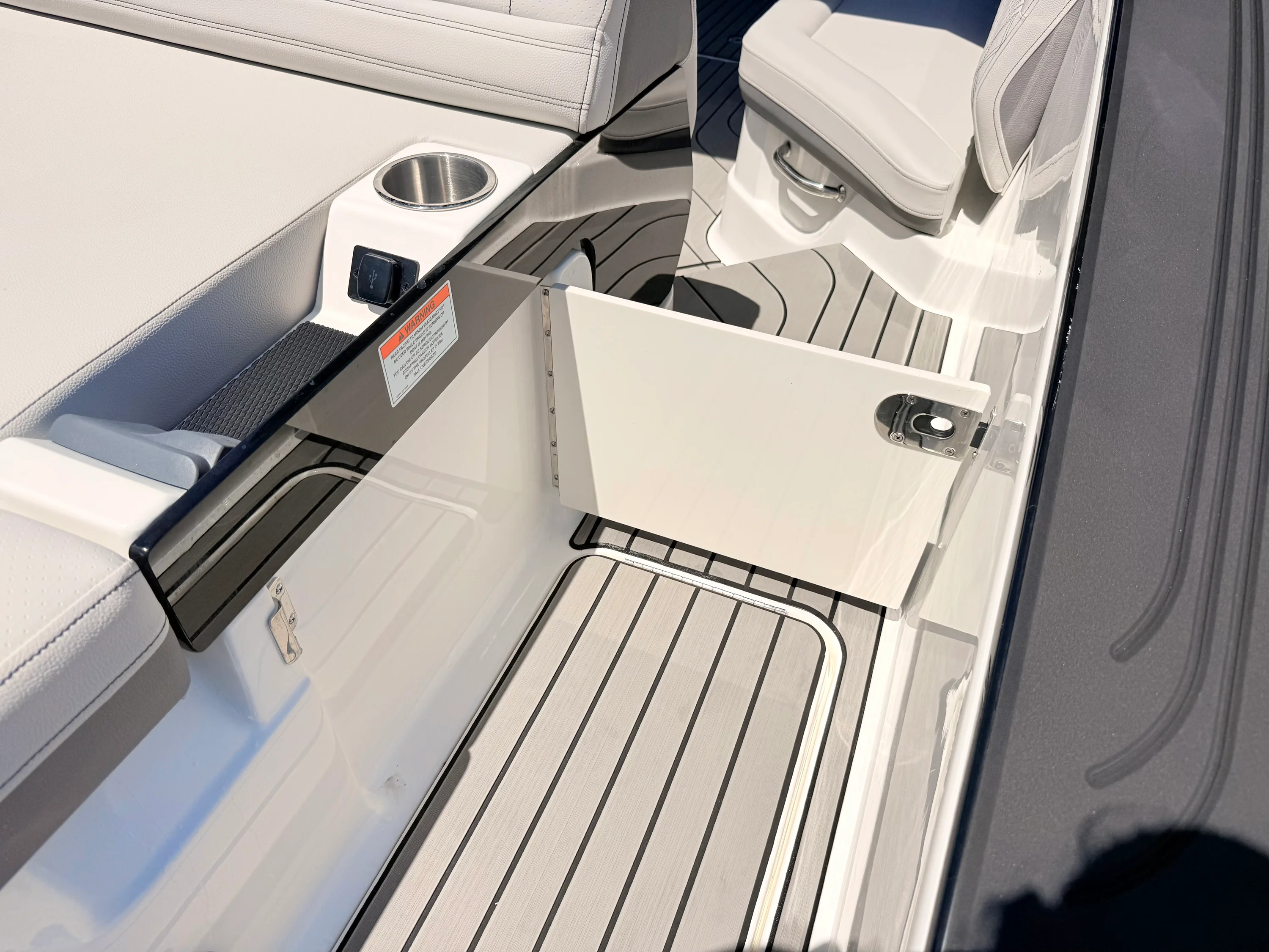 2026 Sea Ray SLX 280 Outboard Image Thumbnail #30