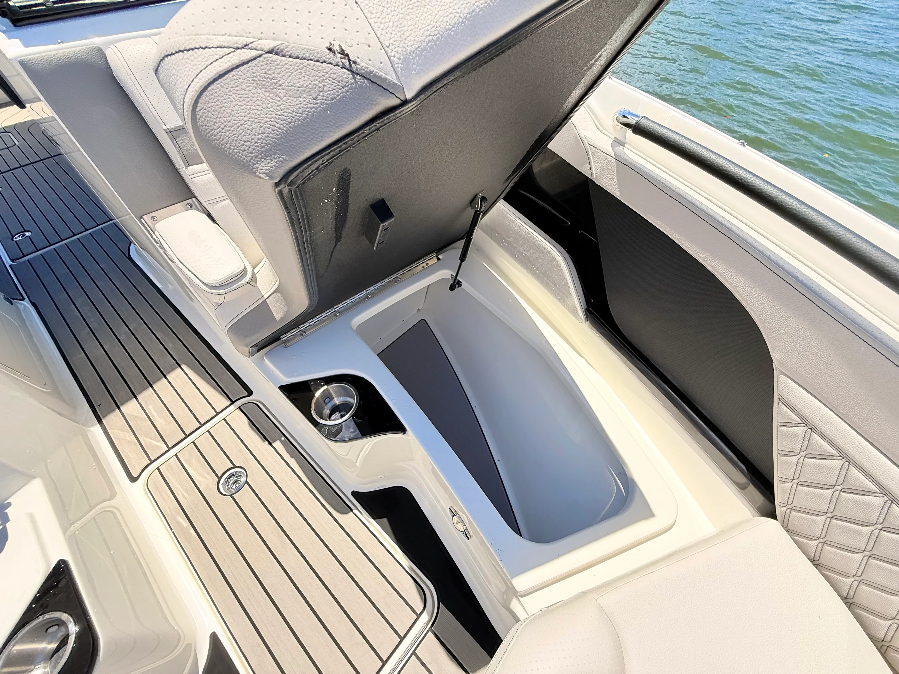 2026 Sea Ray SLX 280 Outboard Image Thumbnail #72