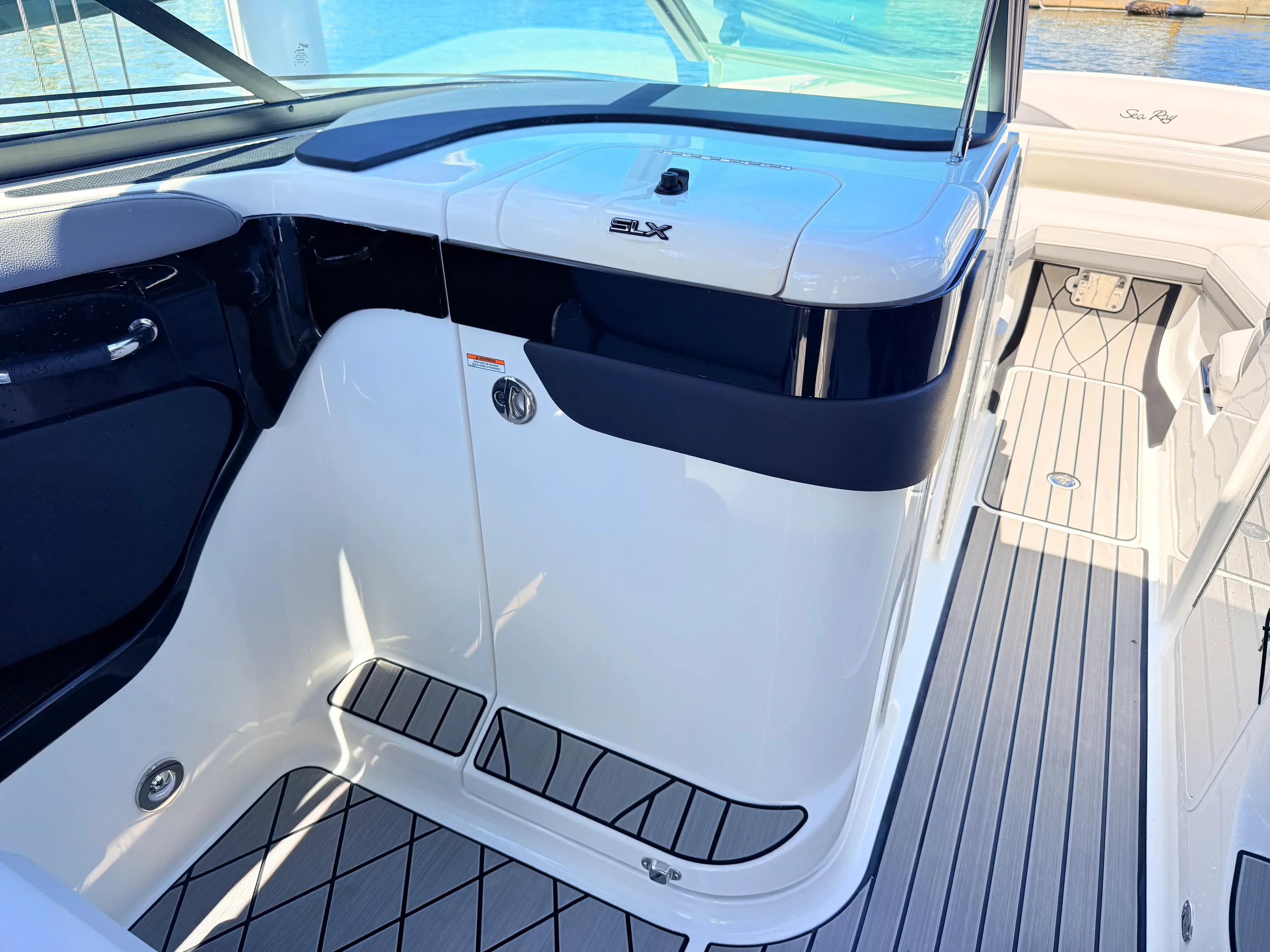 2026 Sea Ray SLX 280 Outboard Image Thumbnail #61