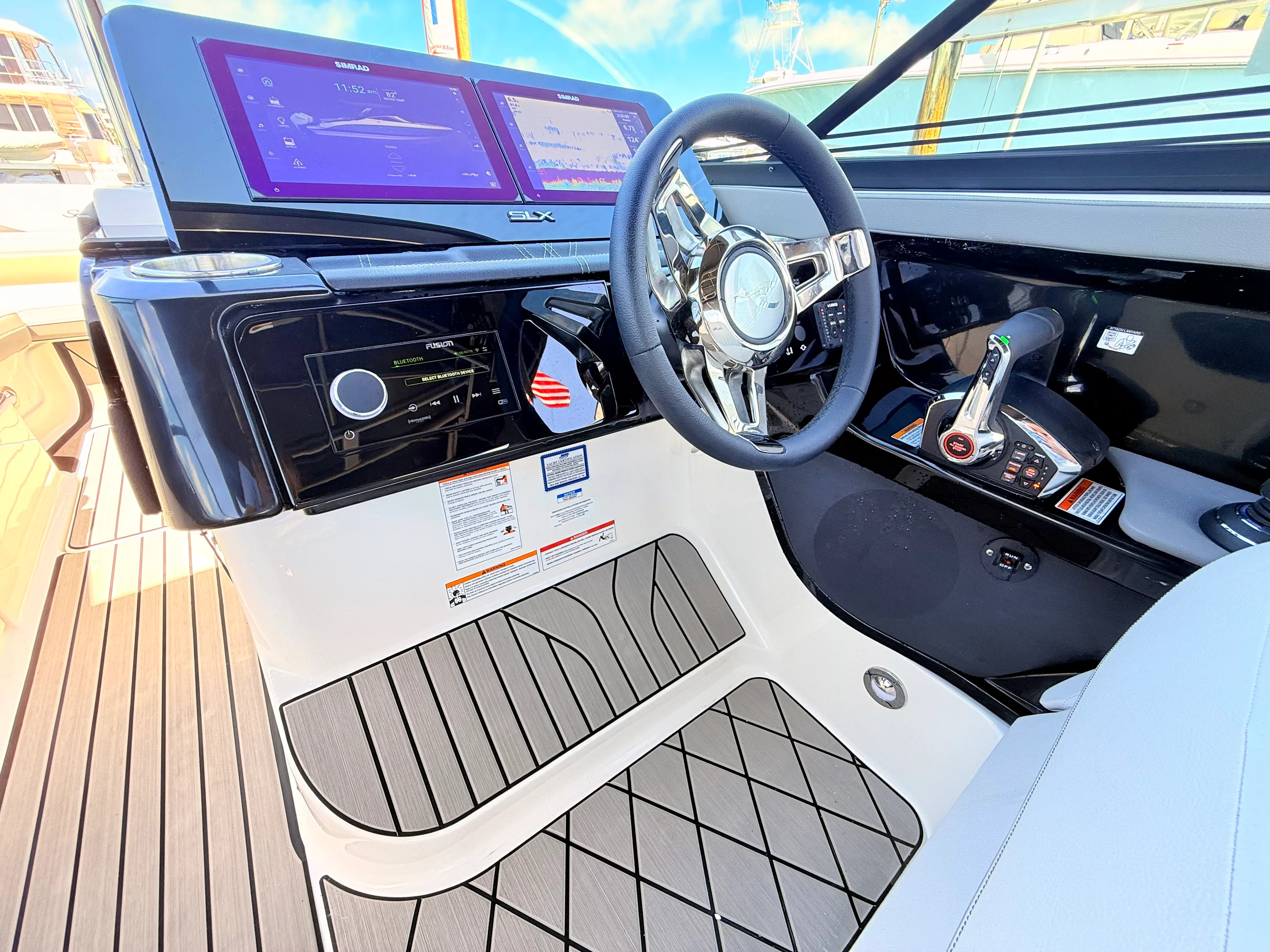 2026 Sea Ray SLX 280 Outboard Image Thumbnail #52