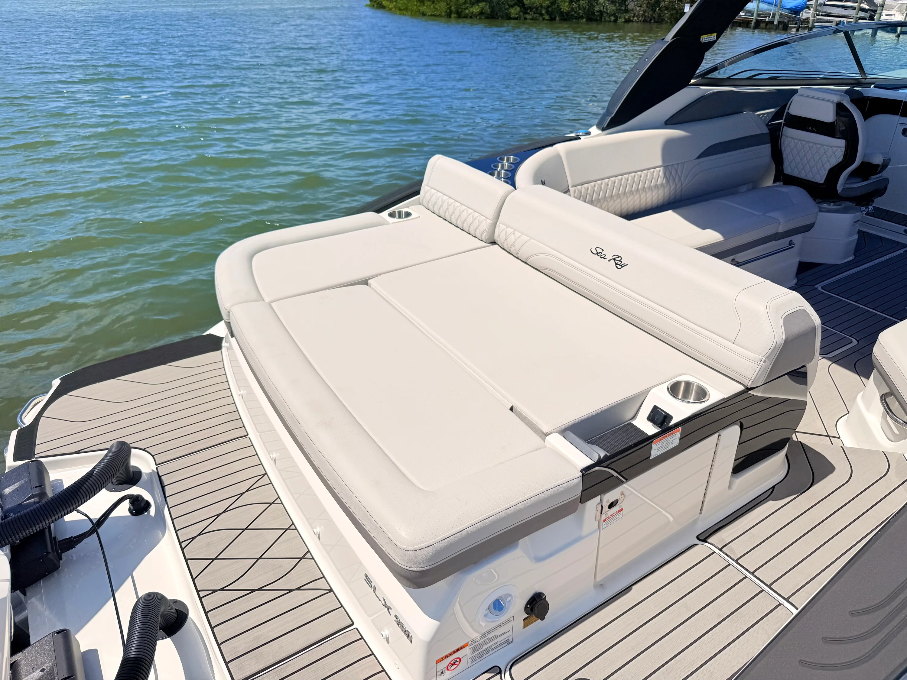2026 Sea Ray SLX 280 Outboard Image Thumbnail #25