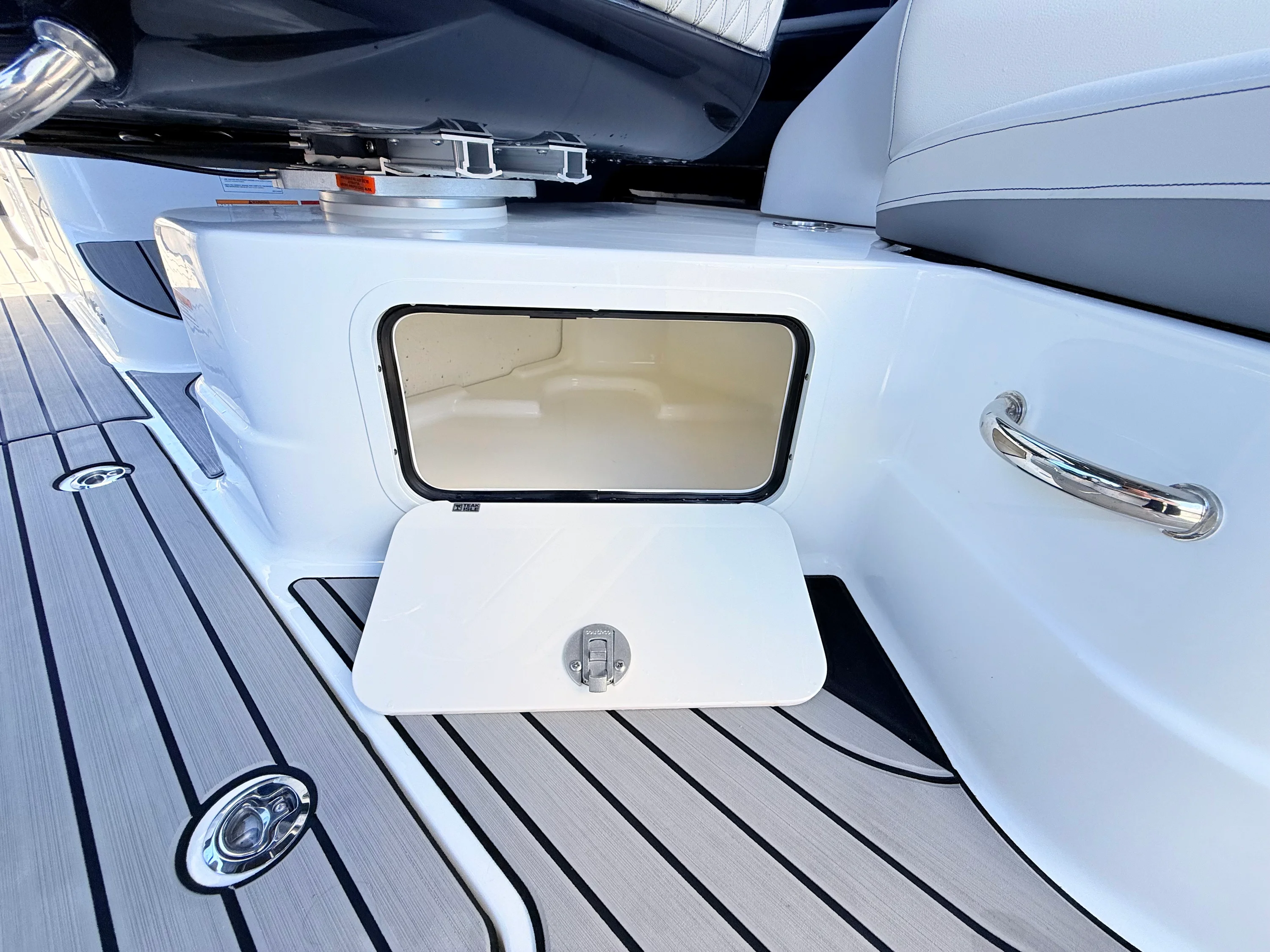 2026 Sea Ray SLX 280 Outboard Image Thumbnail #42