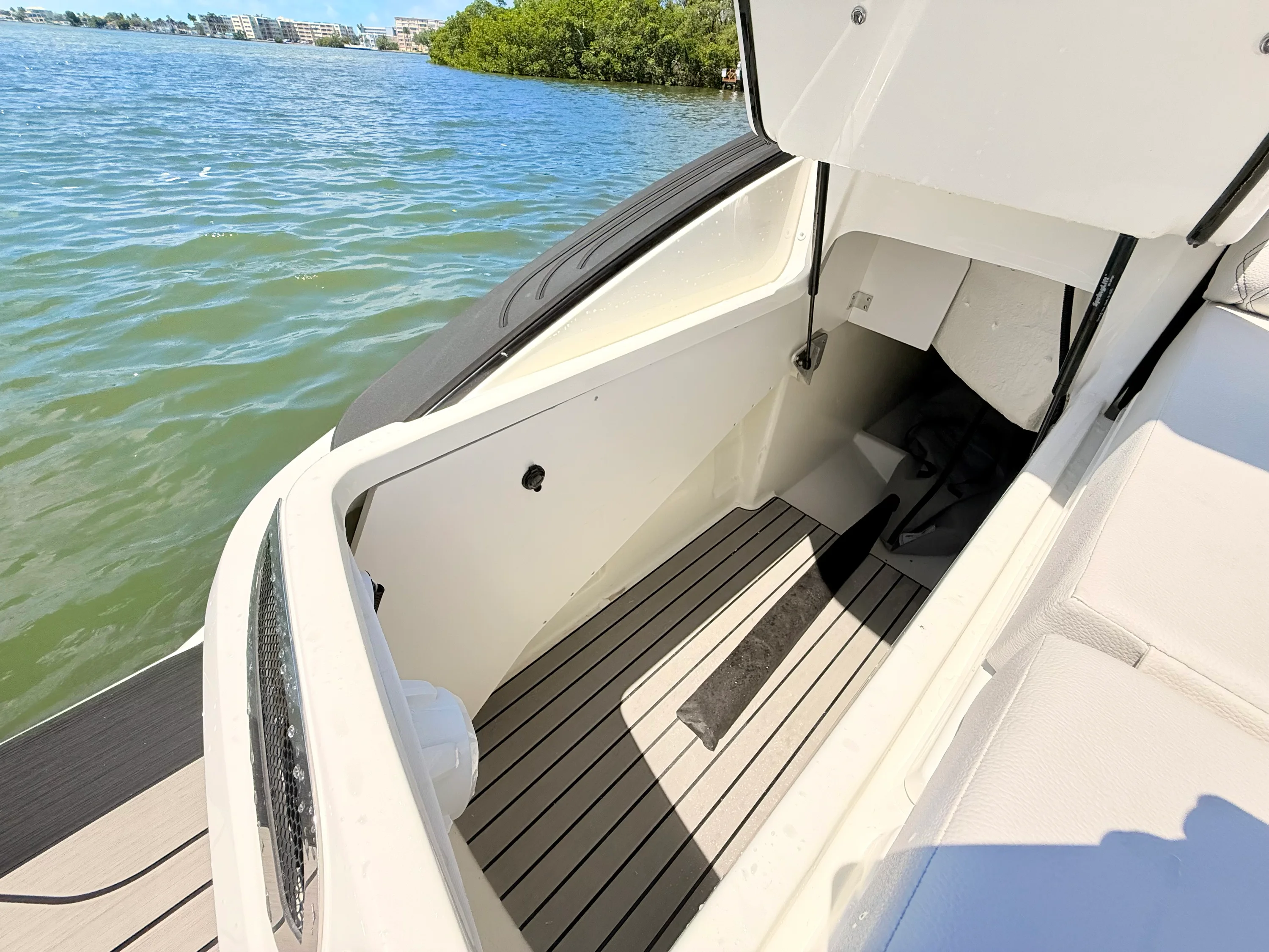 2026 Sea Ray SLX 280 Outboard Image Thumbnail #28