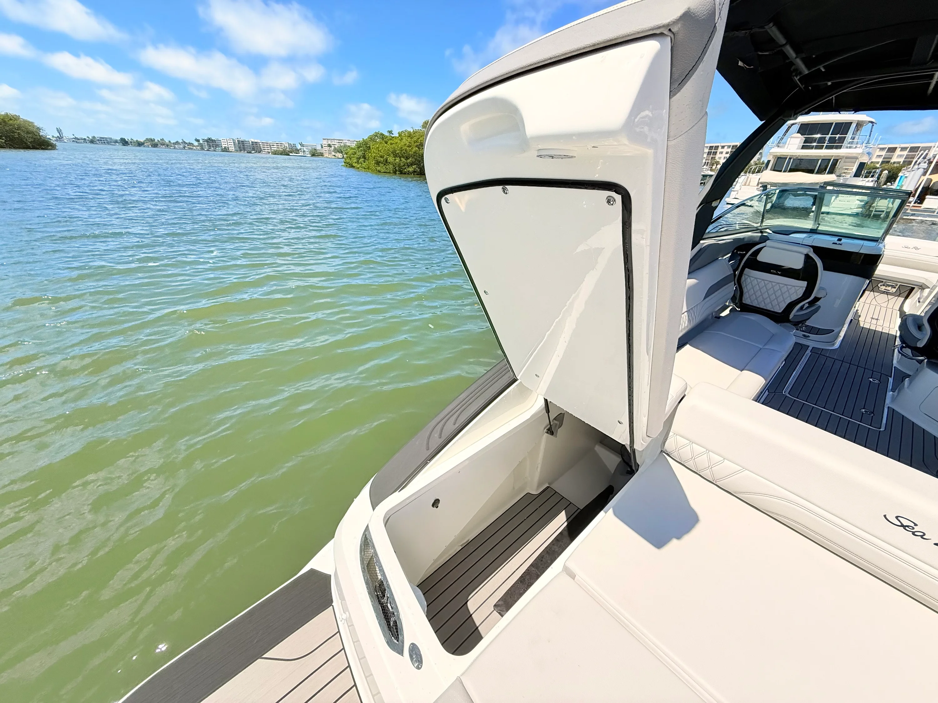 2026 Sea Ray SLX 280 Outboard Image Thumbnail #27