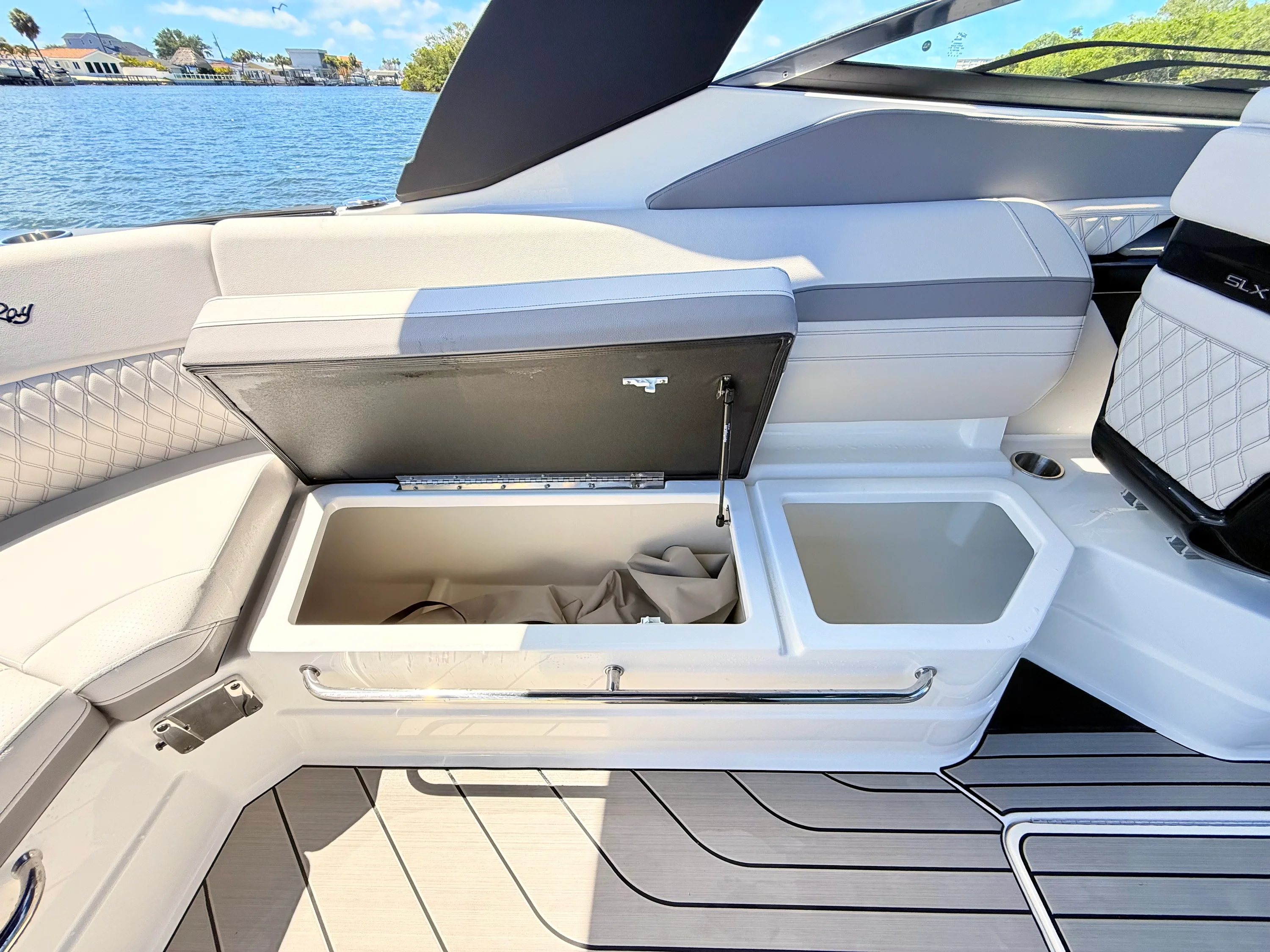 2026 Sea Ray SLX 280 Outboard Image Thumbnail #38