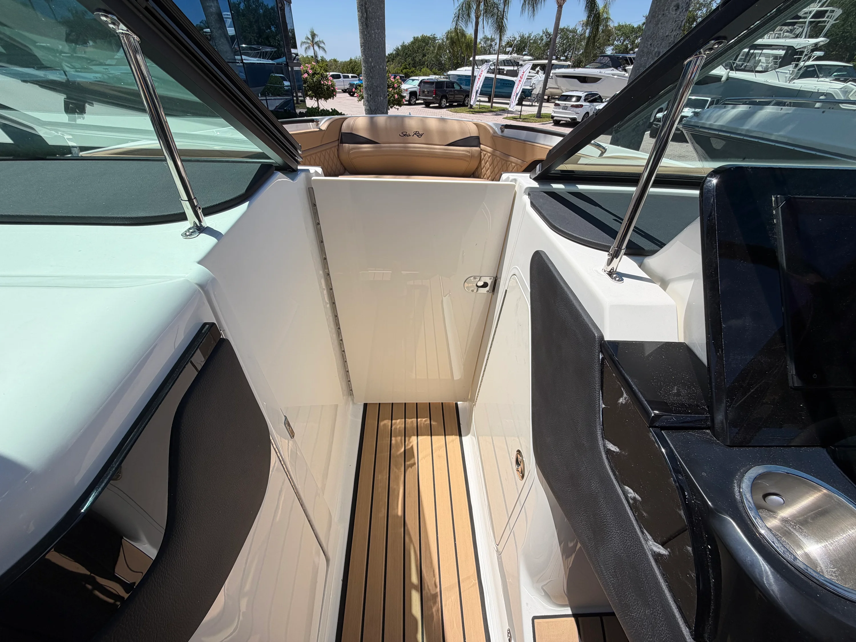 2026 Sea Ray SLX 280 Outboard Image Thumbnail #36