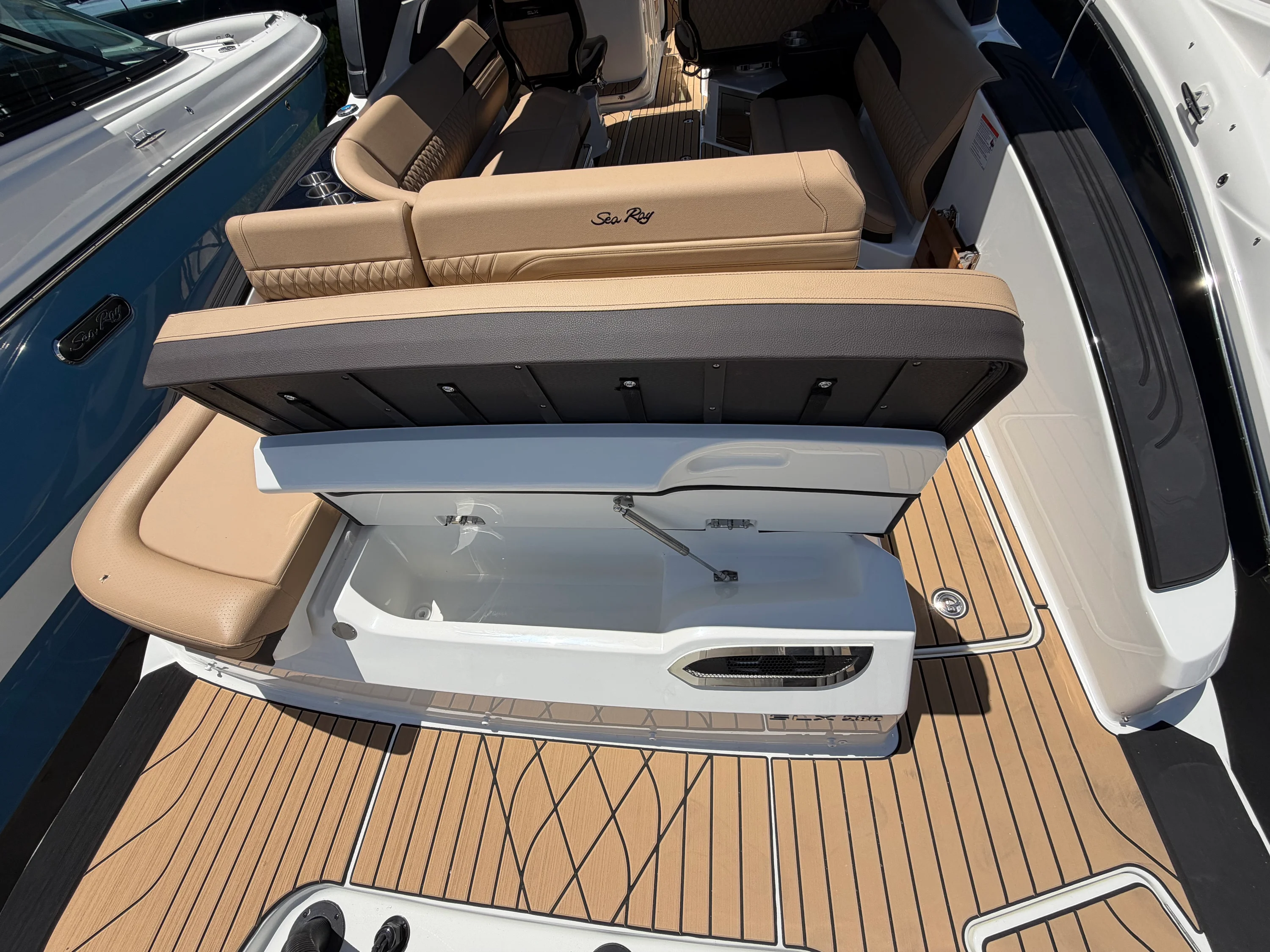 2026 Sea Ray SLX 280 Outboard Image Thumbnail #11