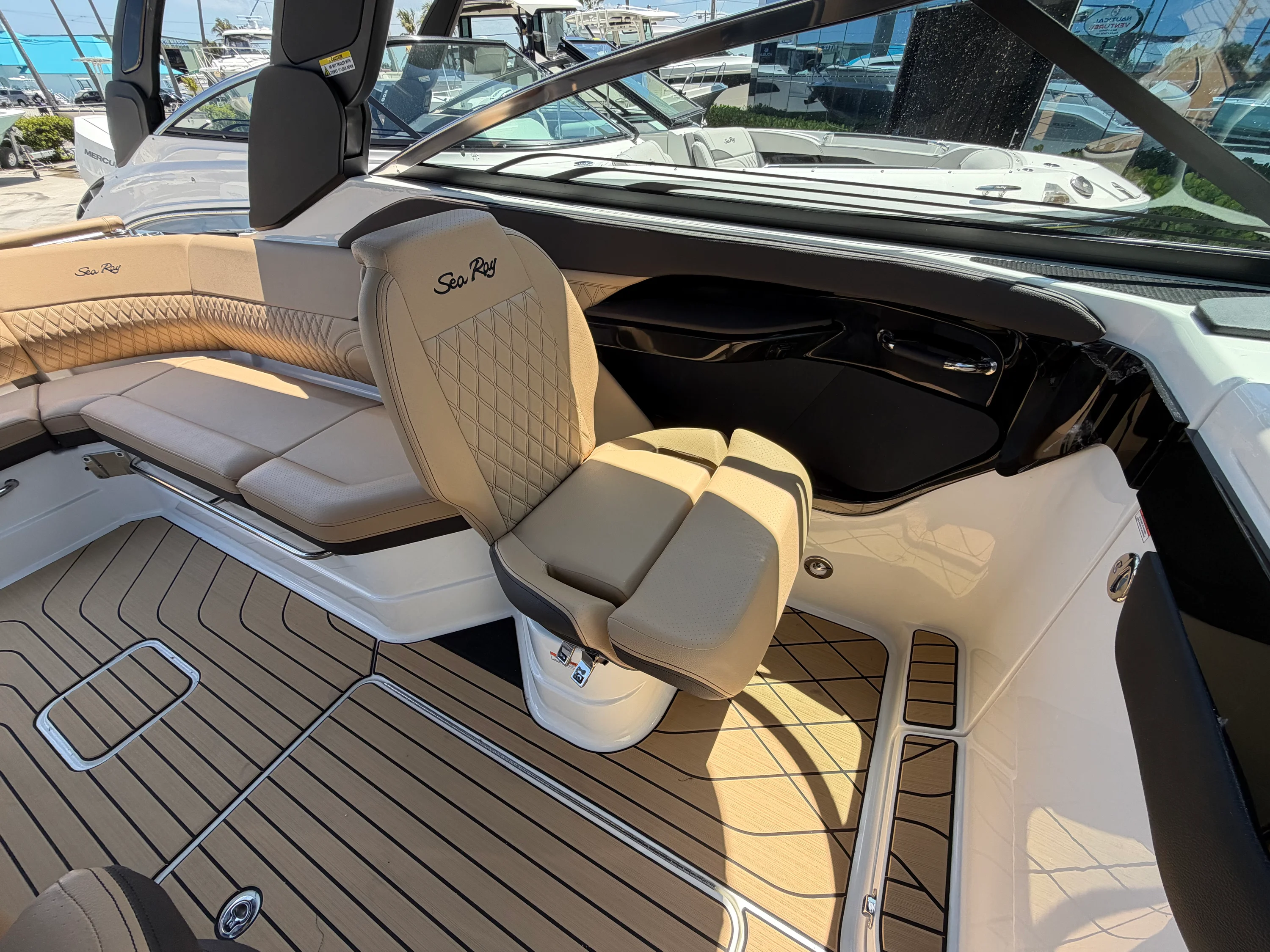 2026 Sea Ray SLX 280 Outboard Image Thumbnail #24