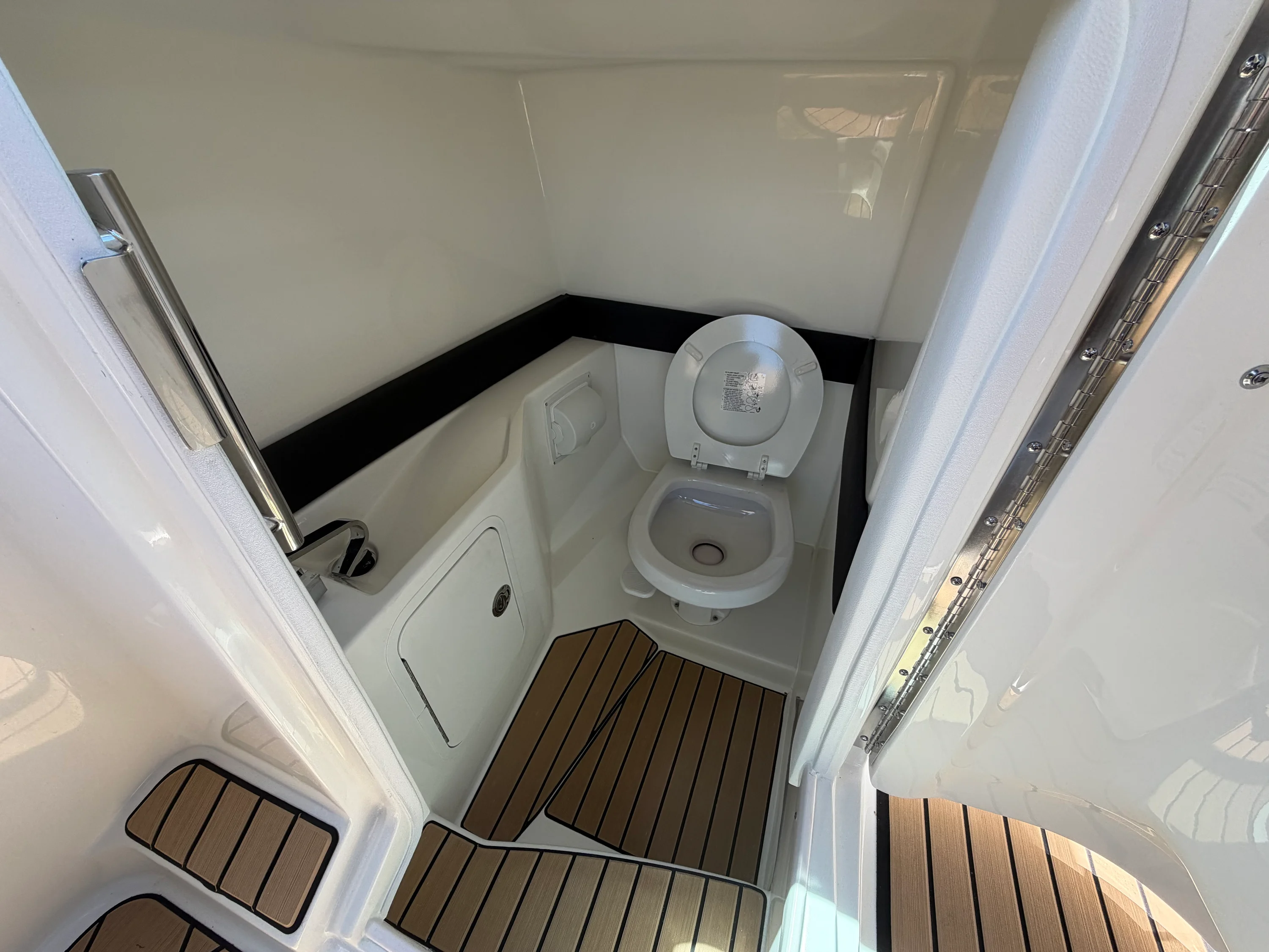 2026 Sea Ray SLX 280 Outboard Image Thumbnail #32