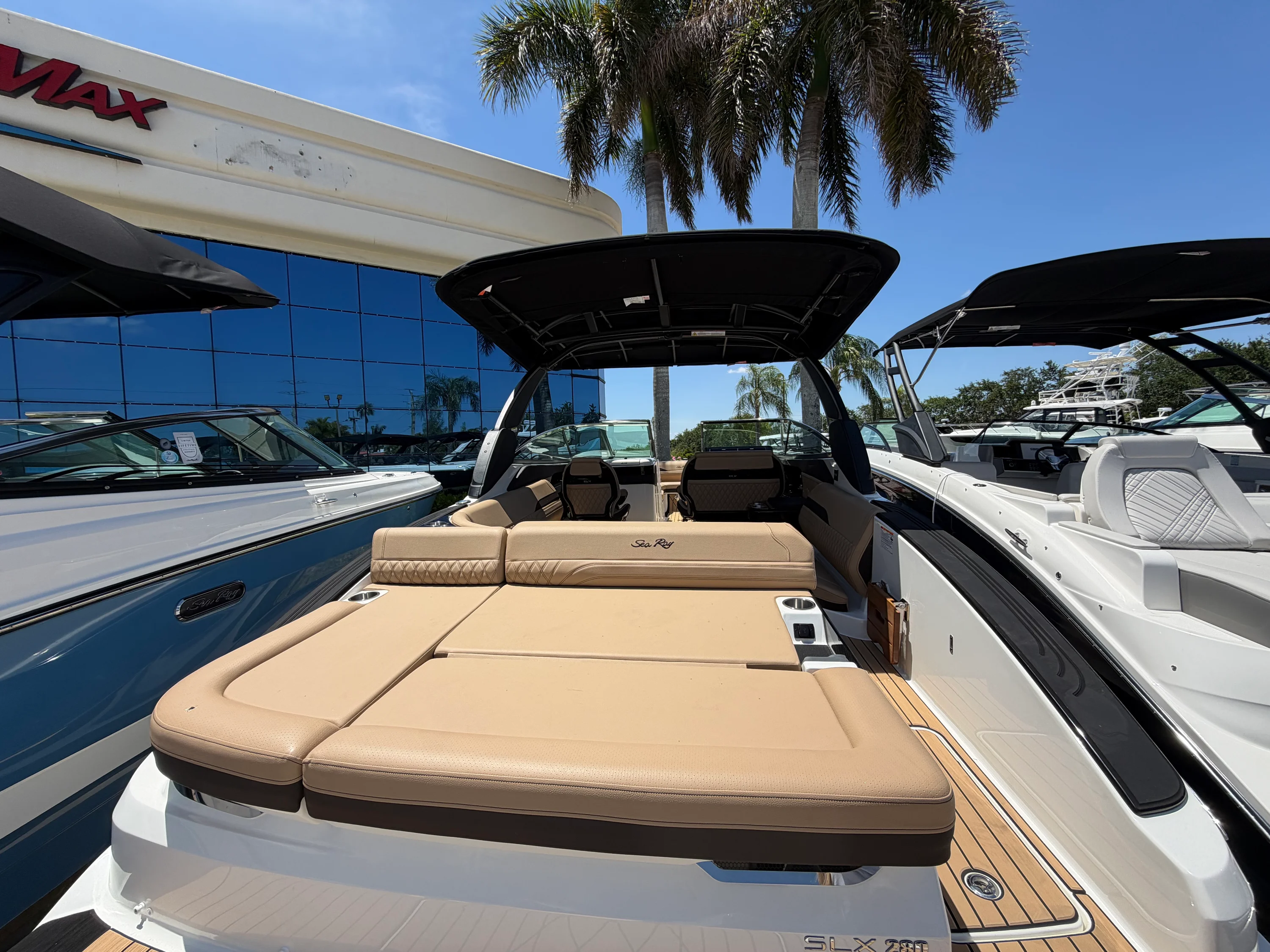 2026 Sea Ray SLX 280 Outboard Image Thumbnail #9