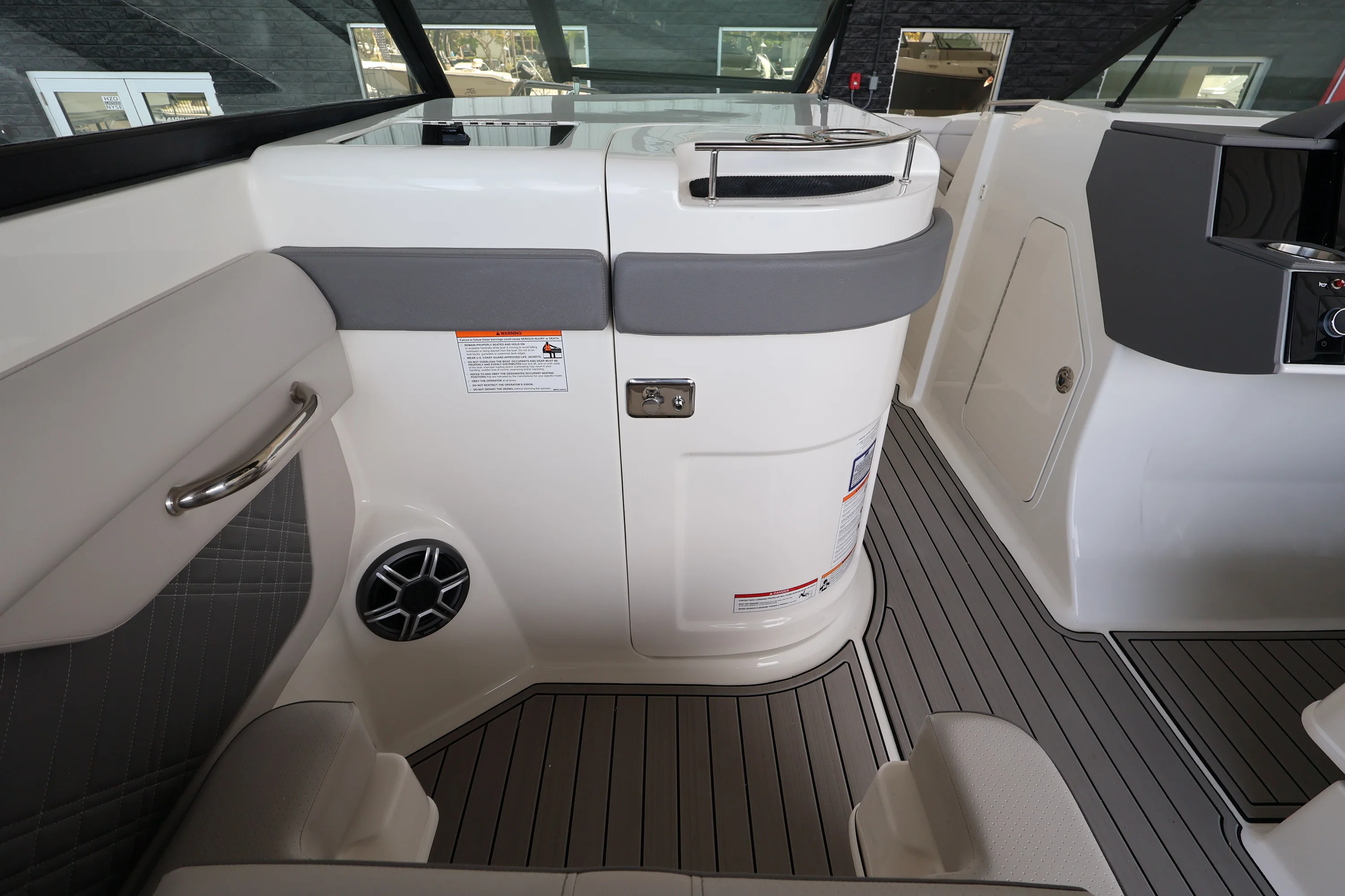2026 Sea Ray SDX 290 Outboard Image Thumbnail #28