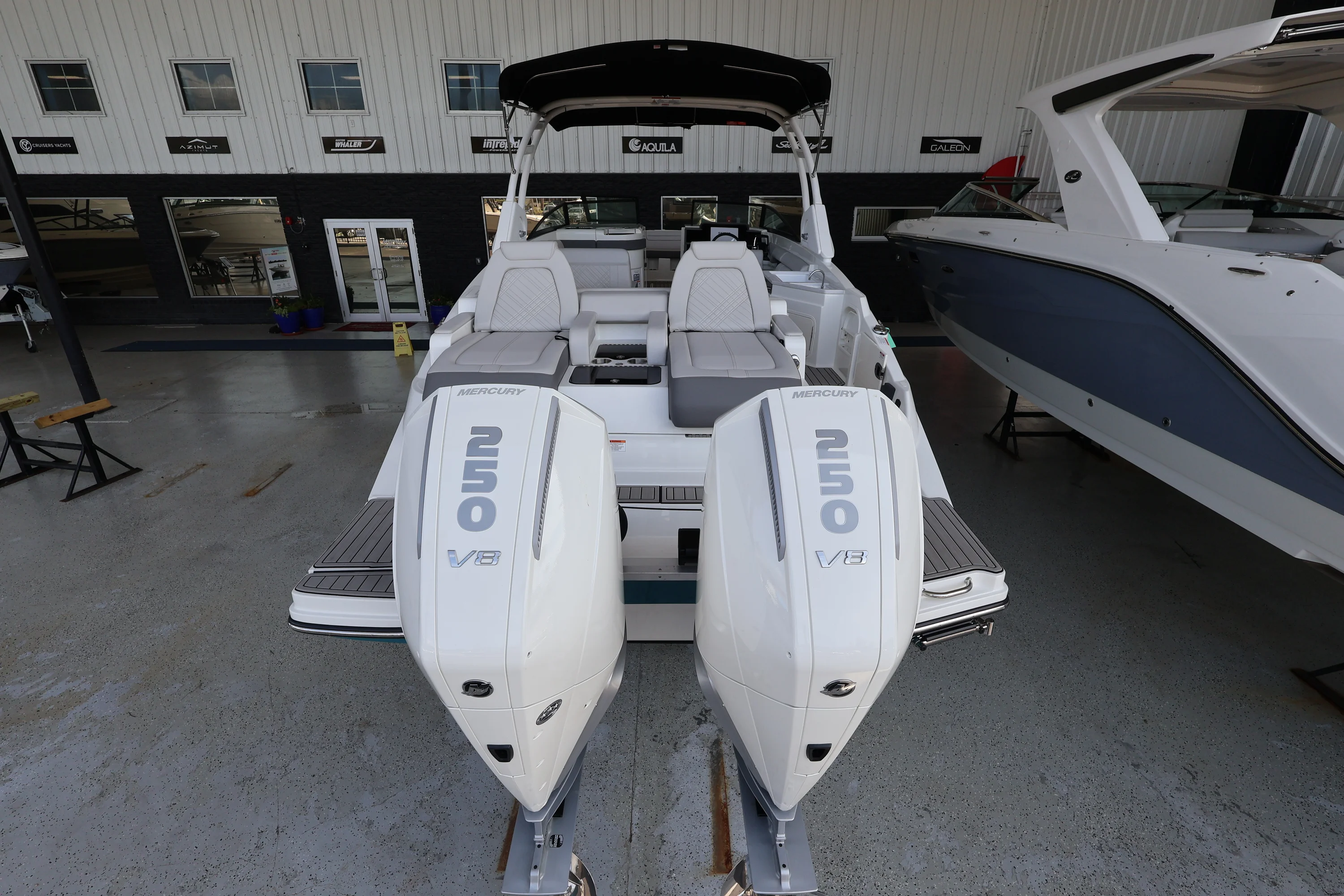2026 Sea Ray SDX 290 Outboard Image Thumbnail #8