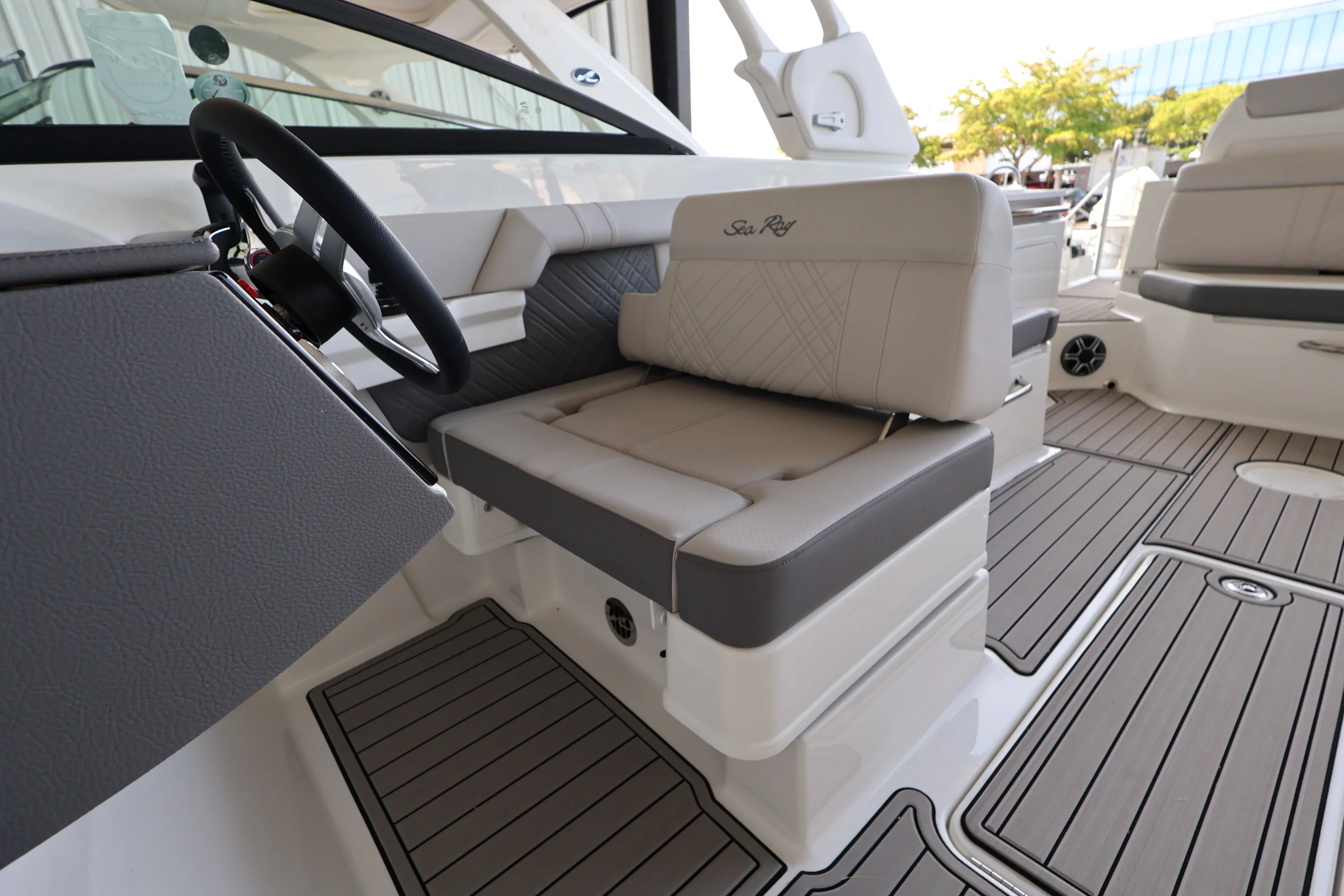 2026 Sea Ray SDX 290 Outboard Image Thumbnail #24