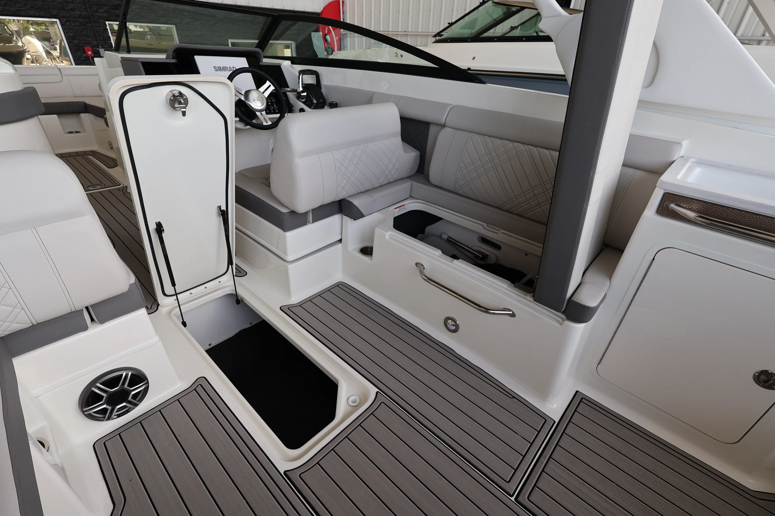 2026 Sea Ray SDX 290 Outboard Image Thumbnail #40