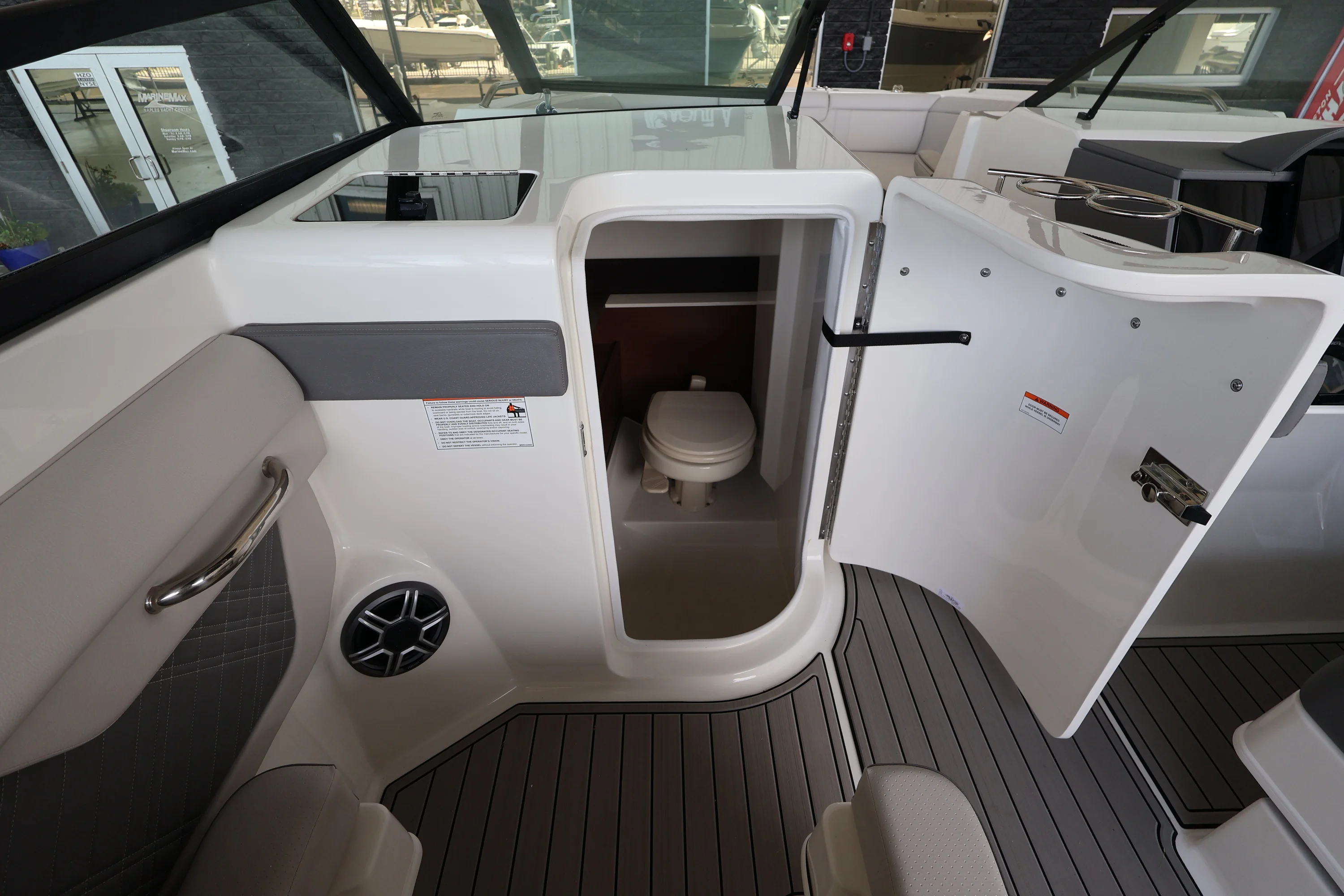 2026 Sea Ray SDX 290 Outboard Image Thumbnail #29