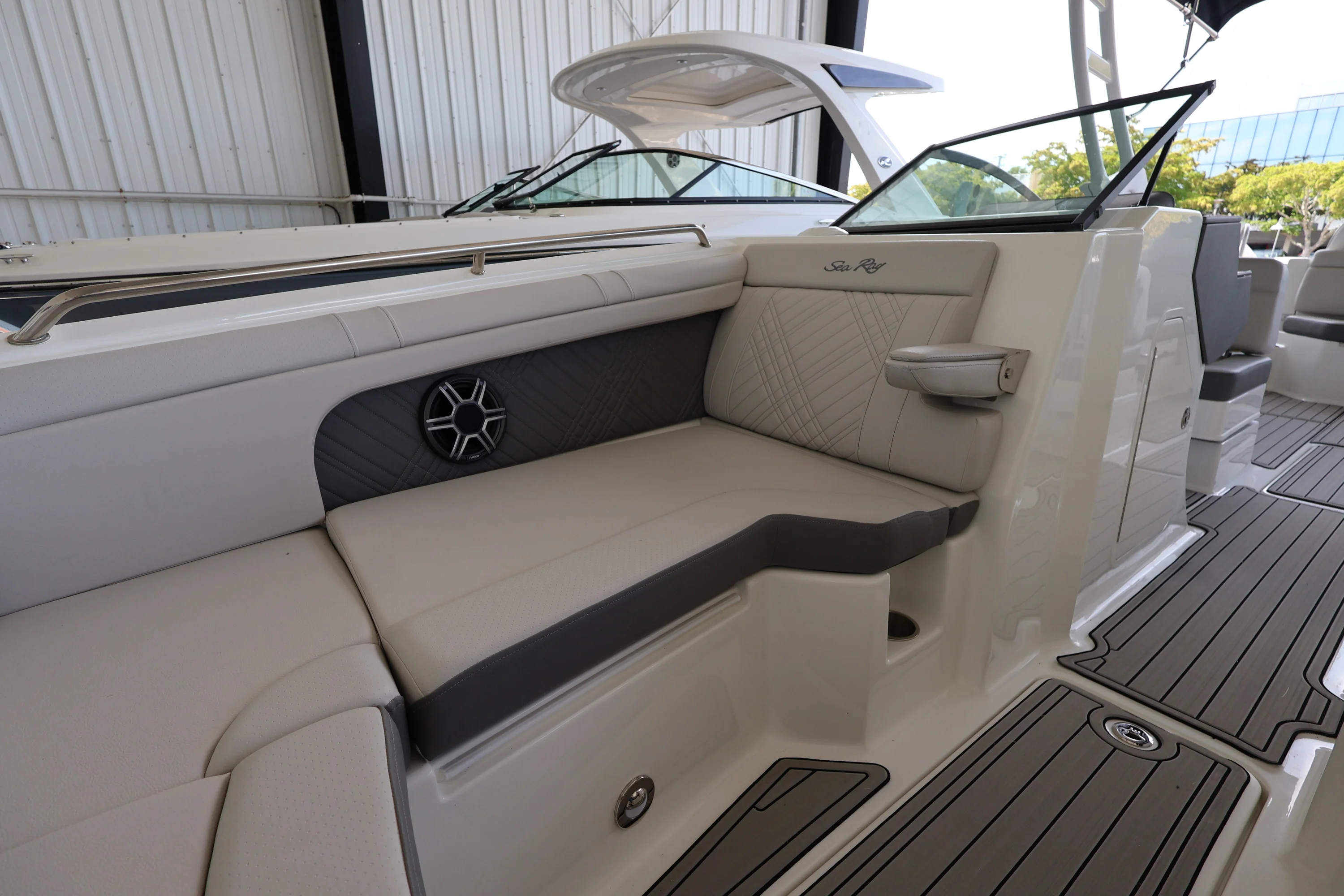 2026 Sea Ray SDX 290 Outboard Image Thumbnail #36