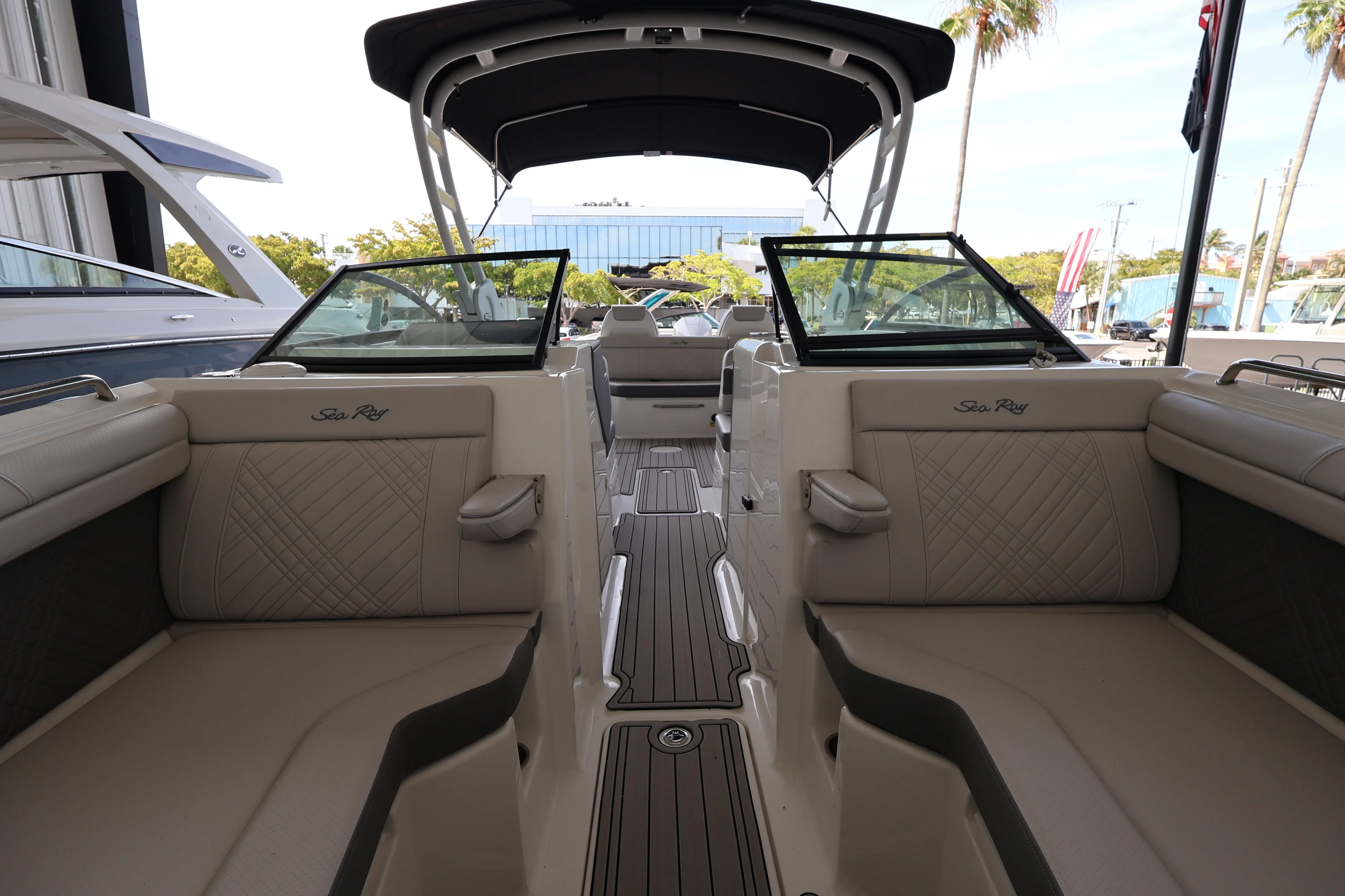 2026 Sea Ray SDX 290 Outboard Image Thumbnail #35