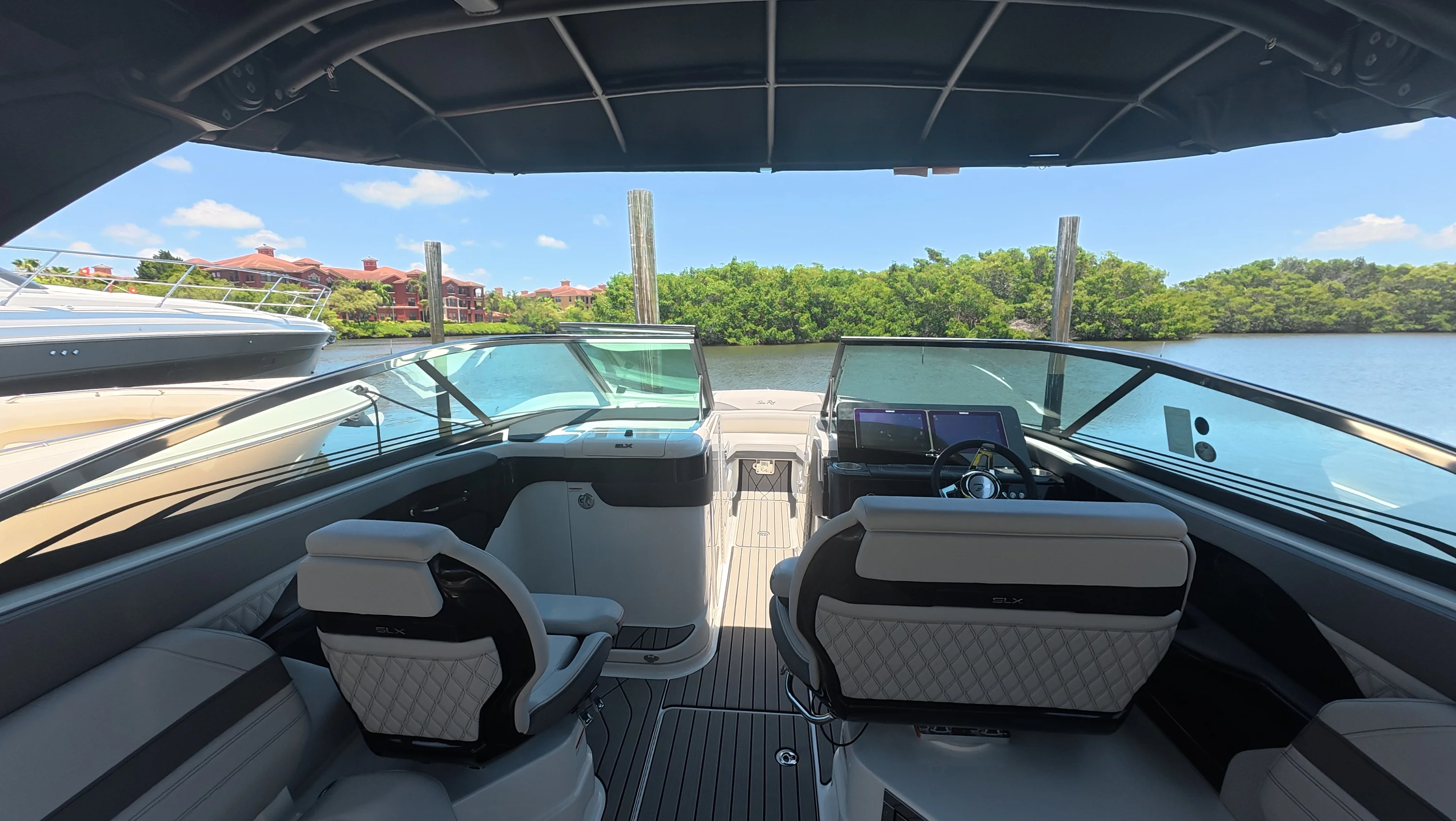 2026 Sea Ray SLX 280 Outboard Image Thumbnail #16