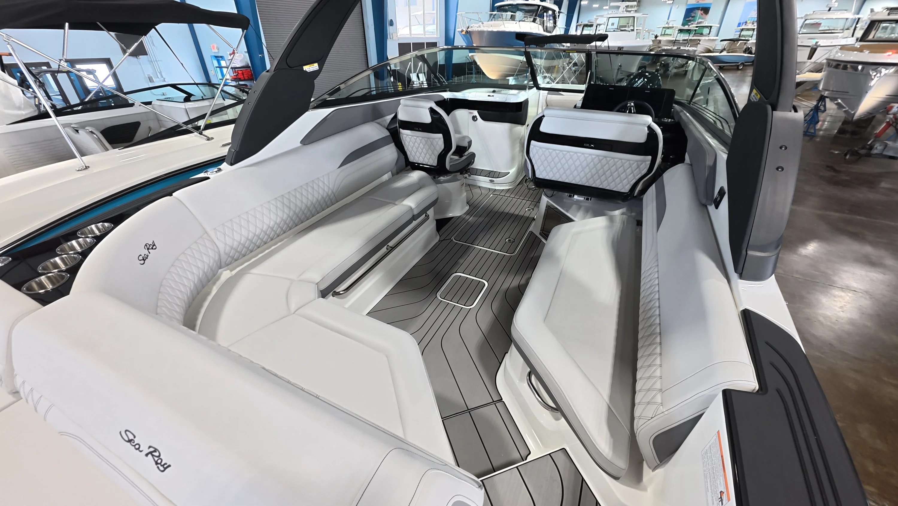 2026 Sea Ray SLX 280 Outboard Image Thumbnail #8