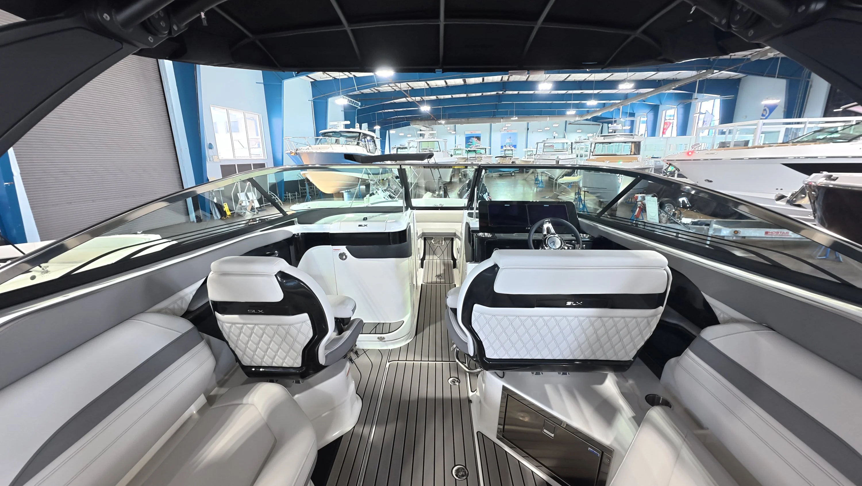2026 Sea Ray SLX 280 Outboard Image Thumbnail #9
