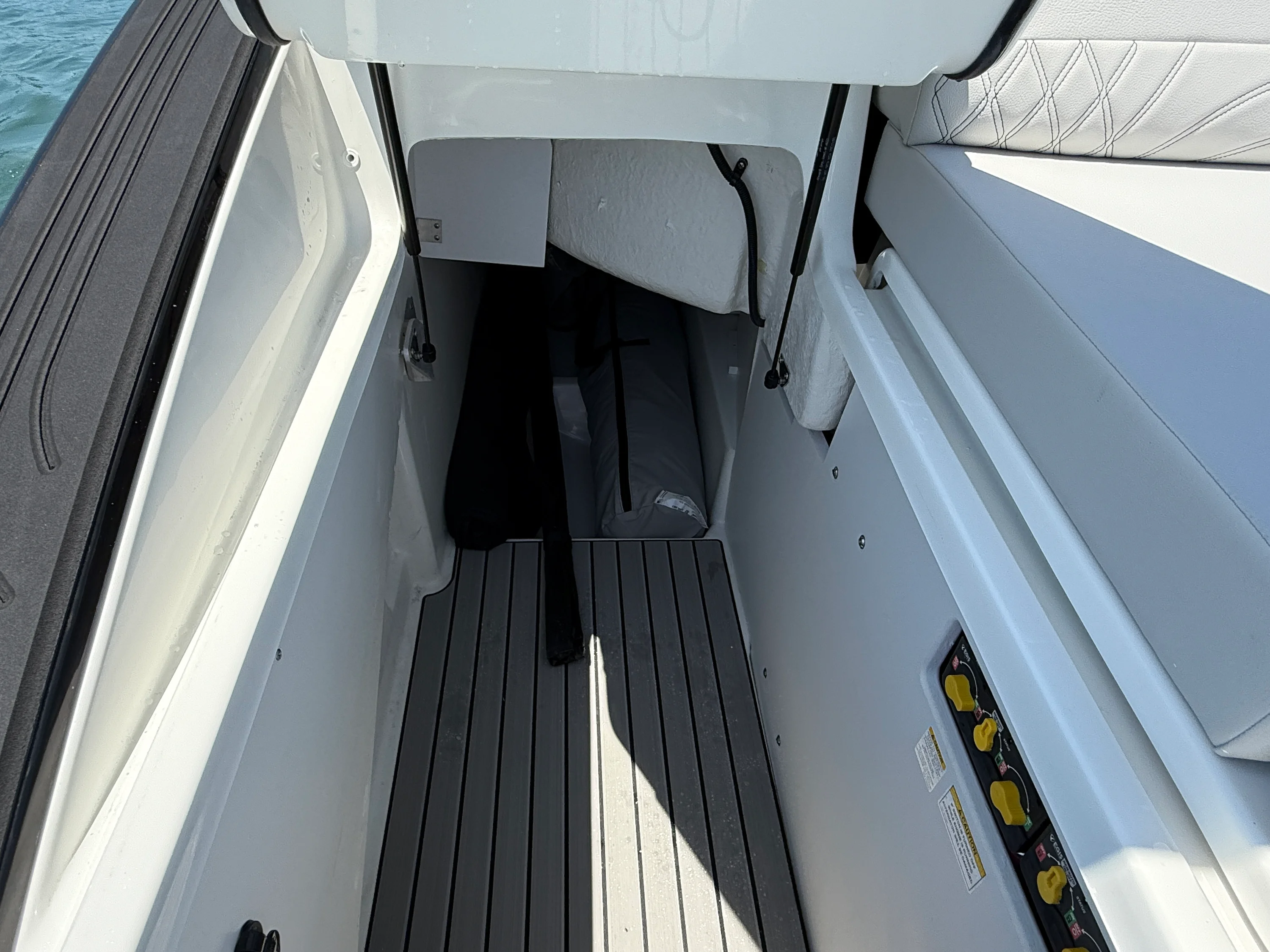 2026 Sea Ray SLX 280 Outboard Image Thumbnail #24