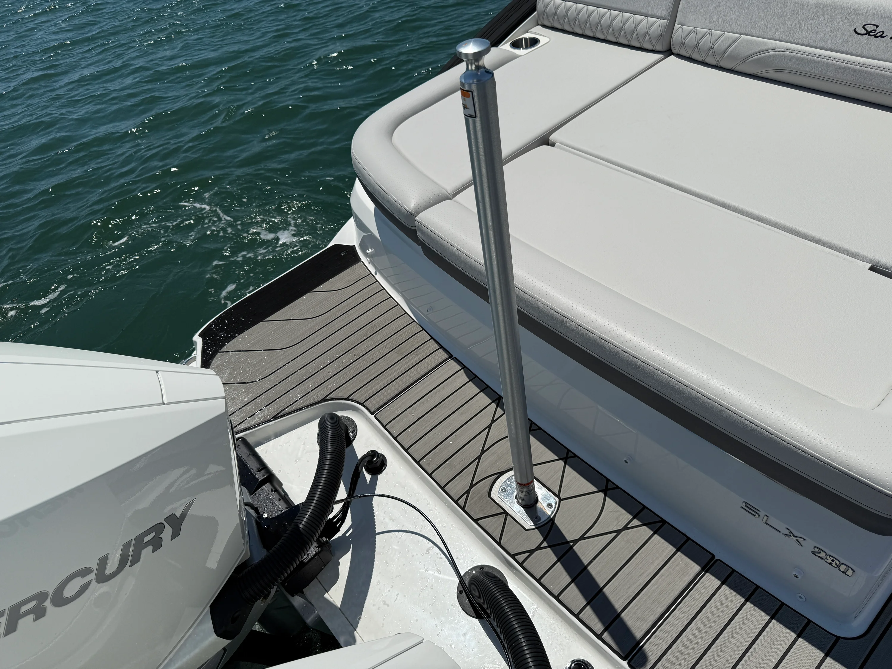 2026 Sea Ray SLX 280 Outboard Image Thumbnail #8