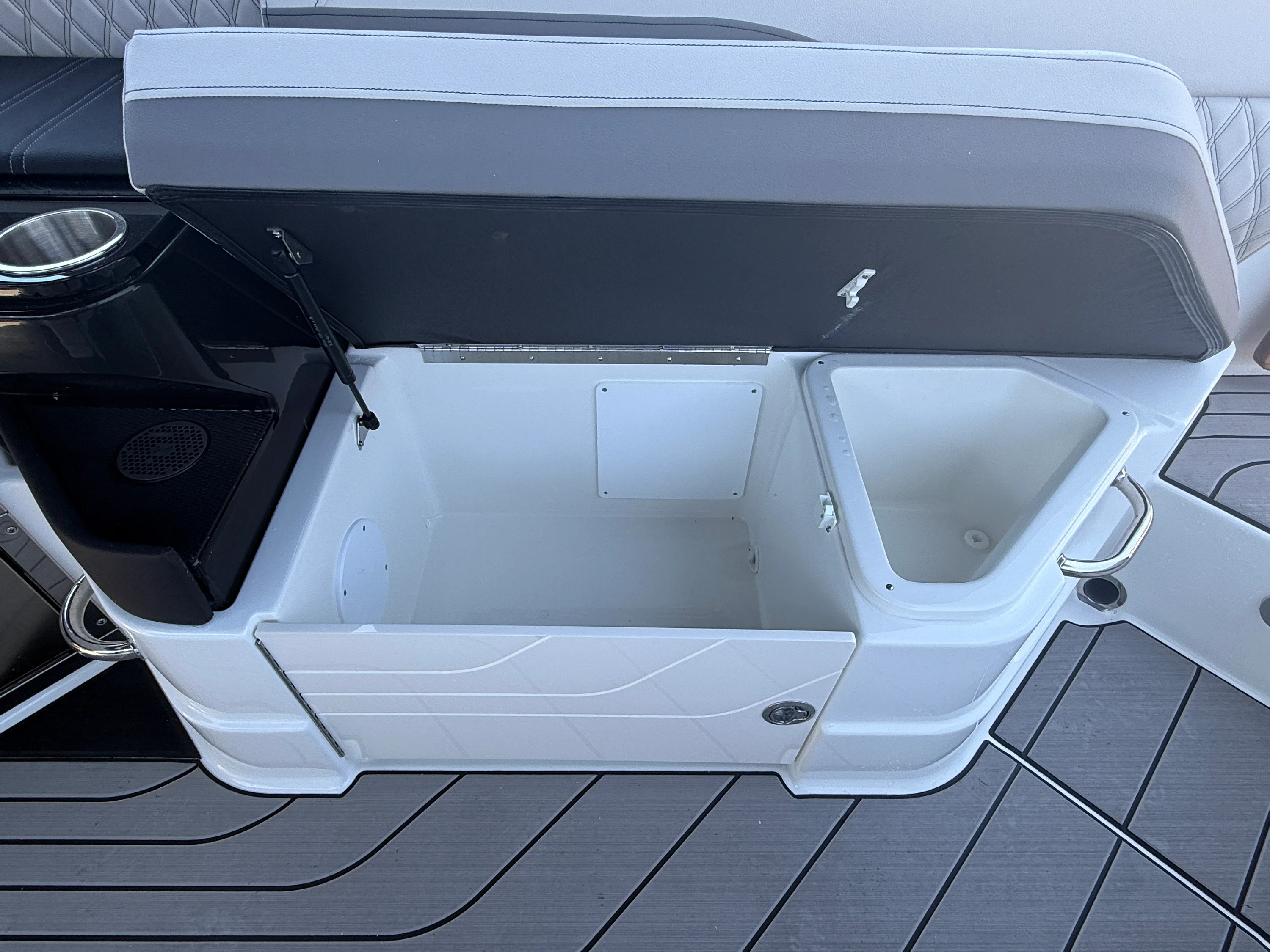 2026 Sea Ray SLX 280 Outboard Image Thumbnail #17