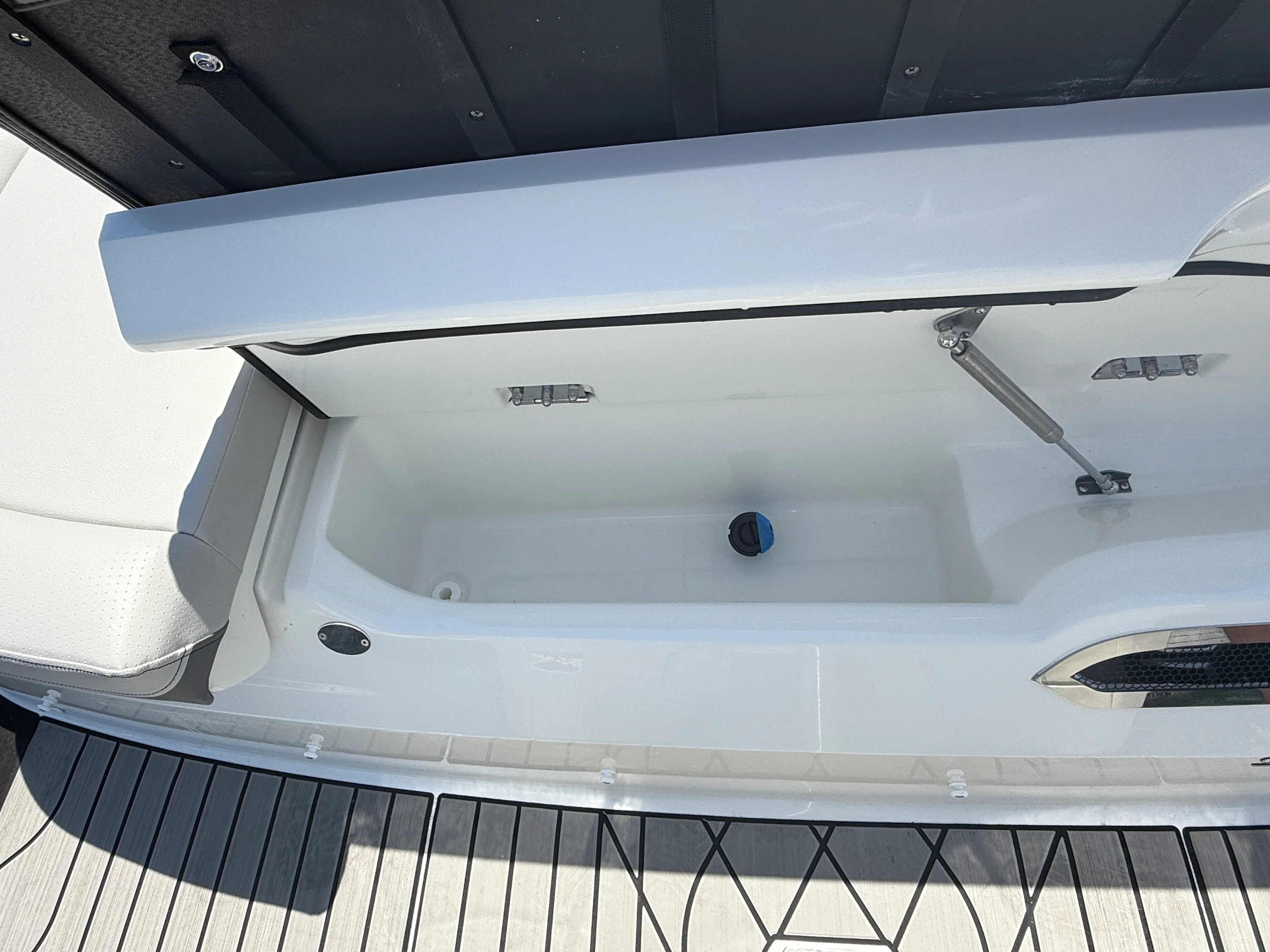 2026 Sea Ray SLX 280 Outboard Image Thumbnail #22