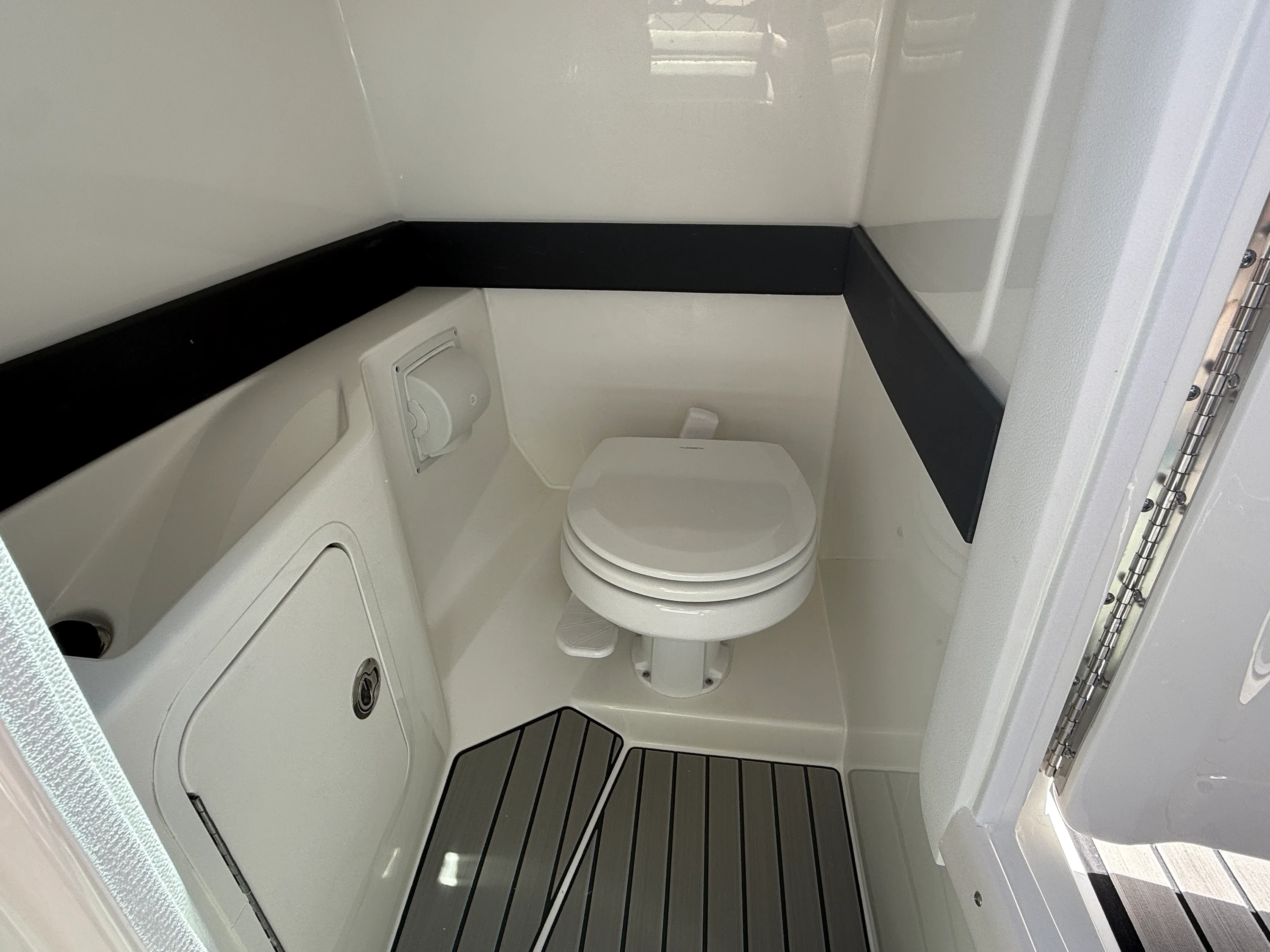 2026 Sea Ray SLX 280 Outboard Image Thumbnail #10