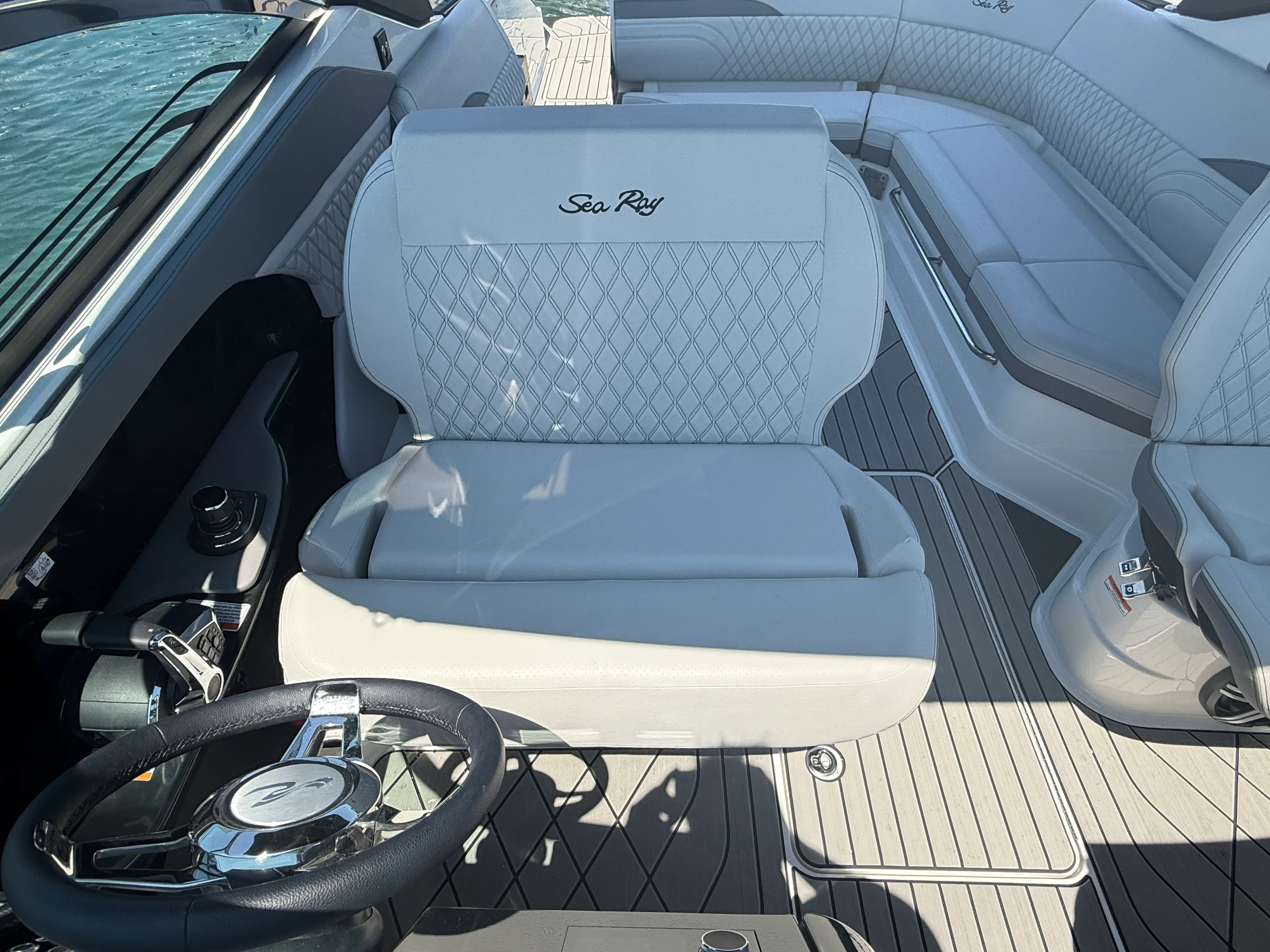 2026 Sea Ray SLX 280 Outboard Image Thumbnail #16