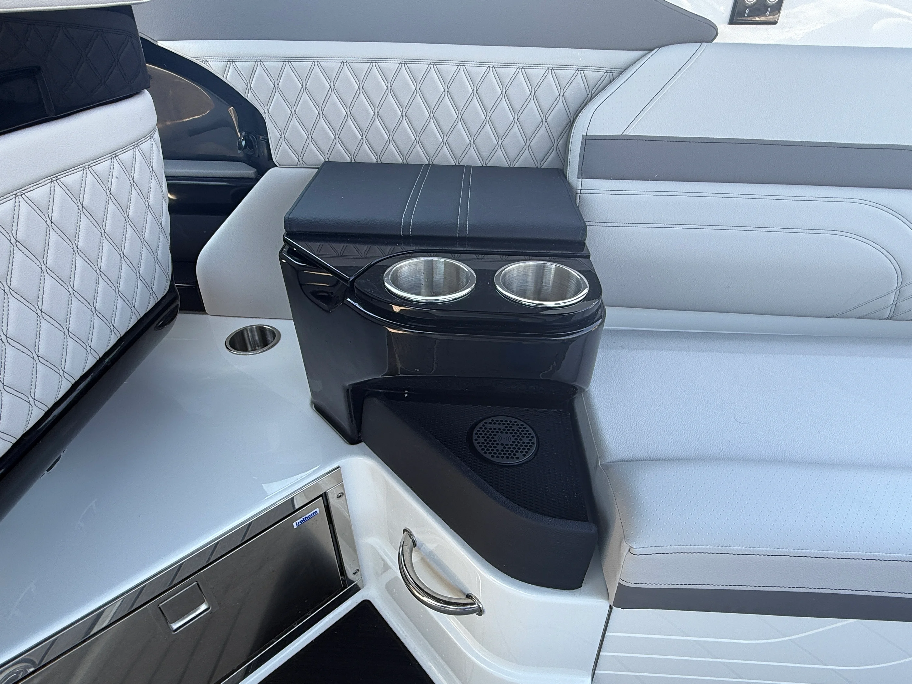 2026 Sea Ray SLX 280 Outboard Image Thumbnail #18