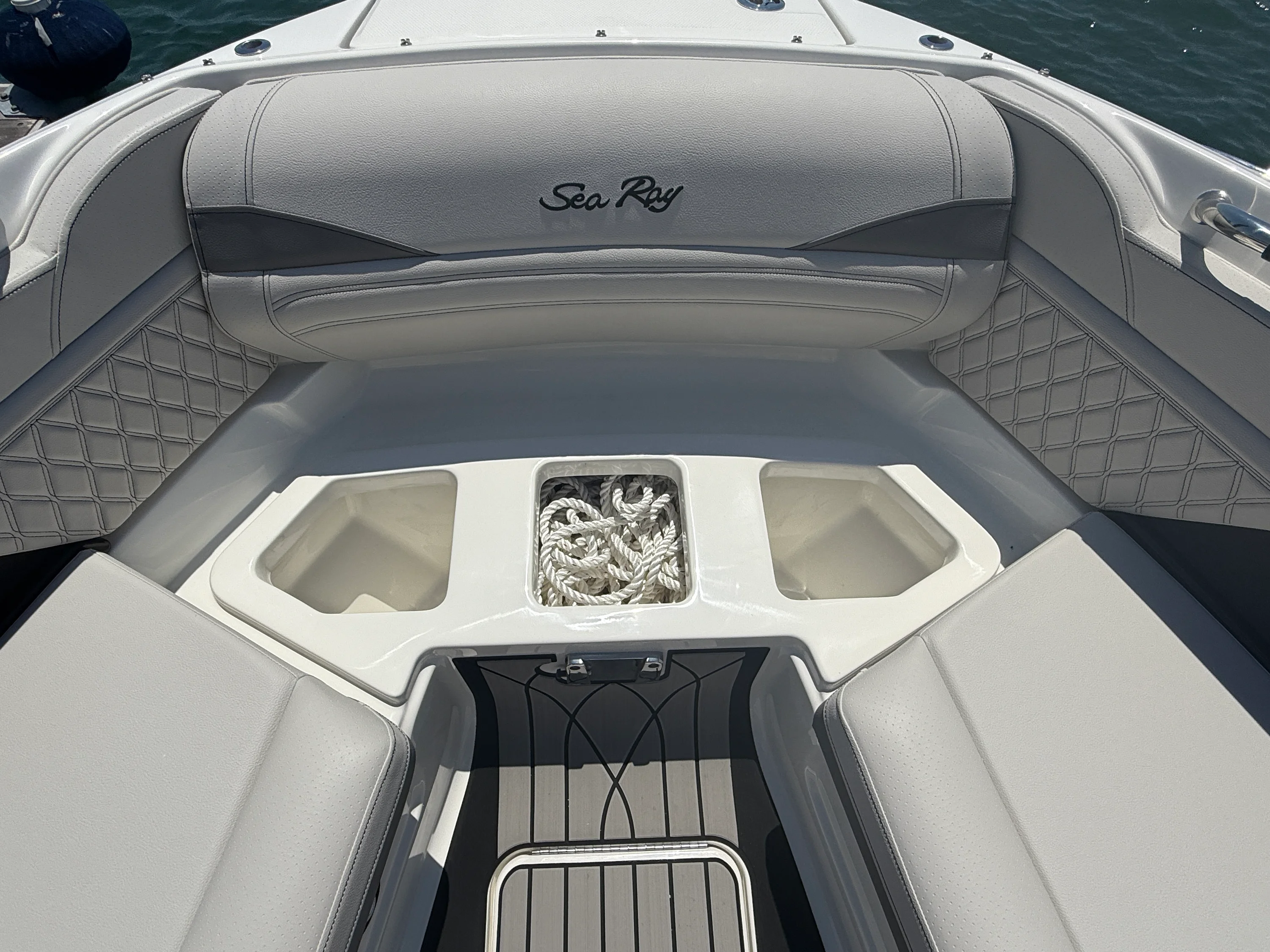 2026 Sea Ray SLX 280 Outboard Image Thumbnail #29