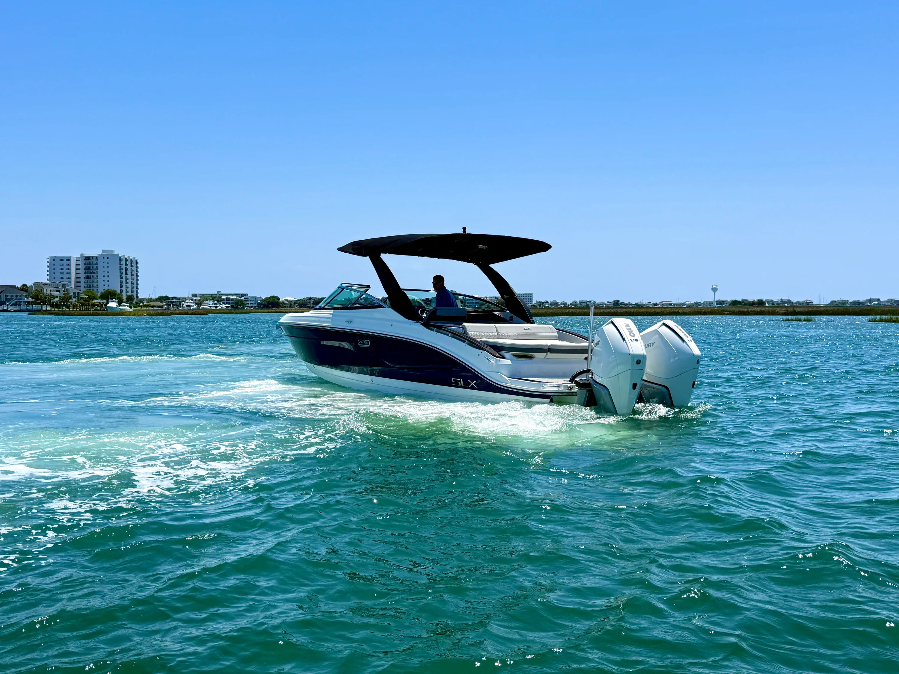 2026 Sea Ray SLX 280 Outboard Image Thumbnail #3