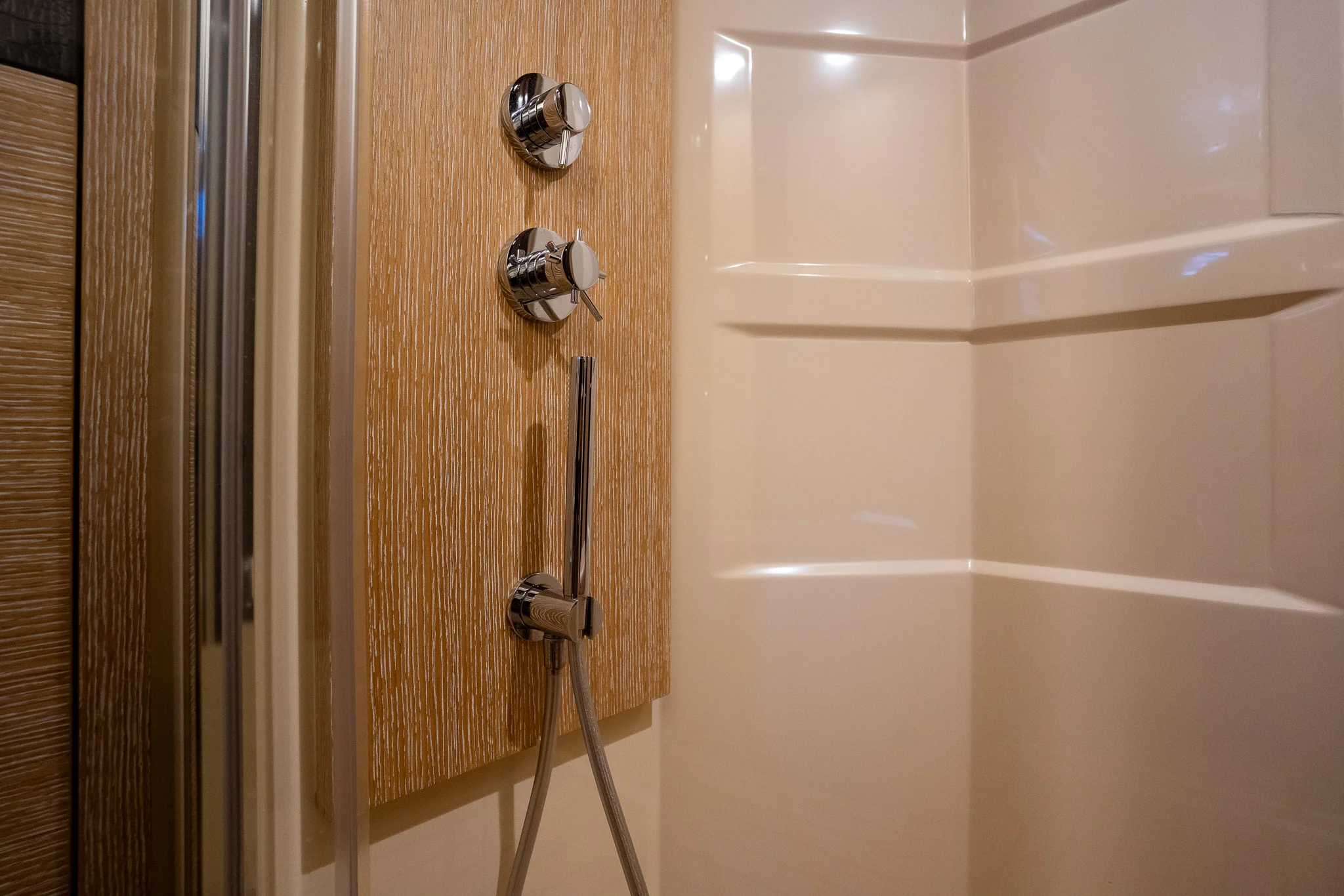 2014 Azimut AZ64 FLY Image Thumbnail #21