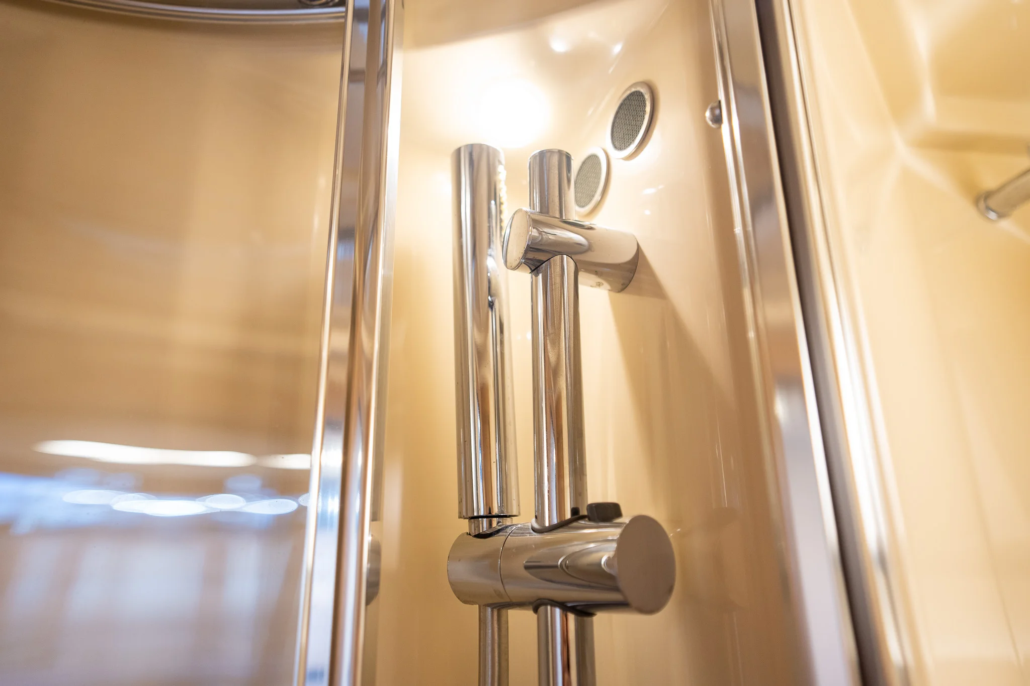 2014 Azimut AZ64 FLY Image Thumbnail #8