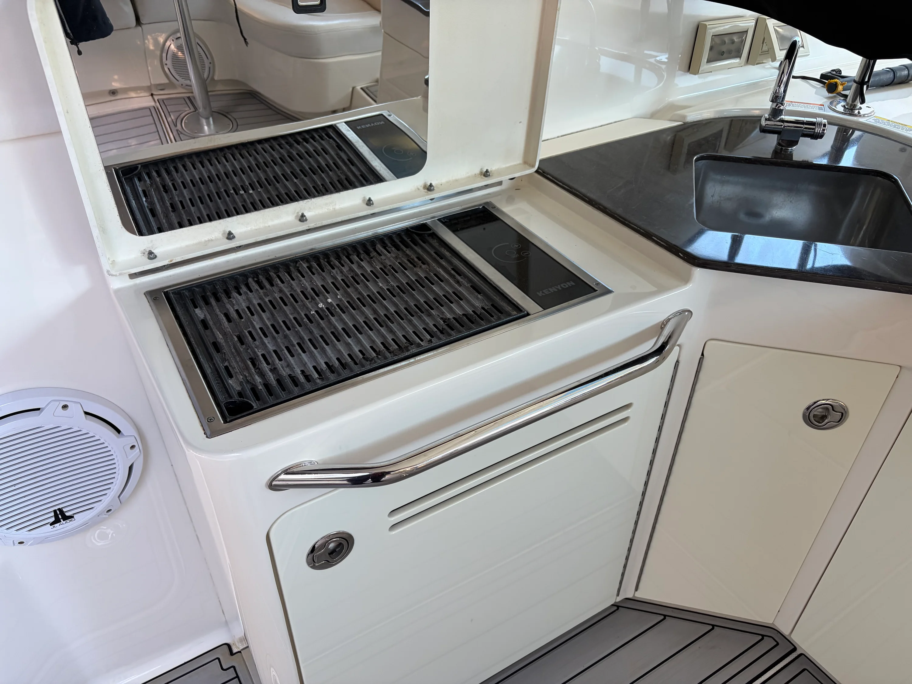 2014 Sea Ray 470 SUNDANCER Image Thumbnail #16