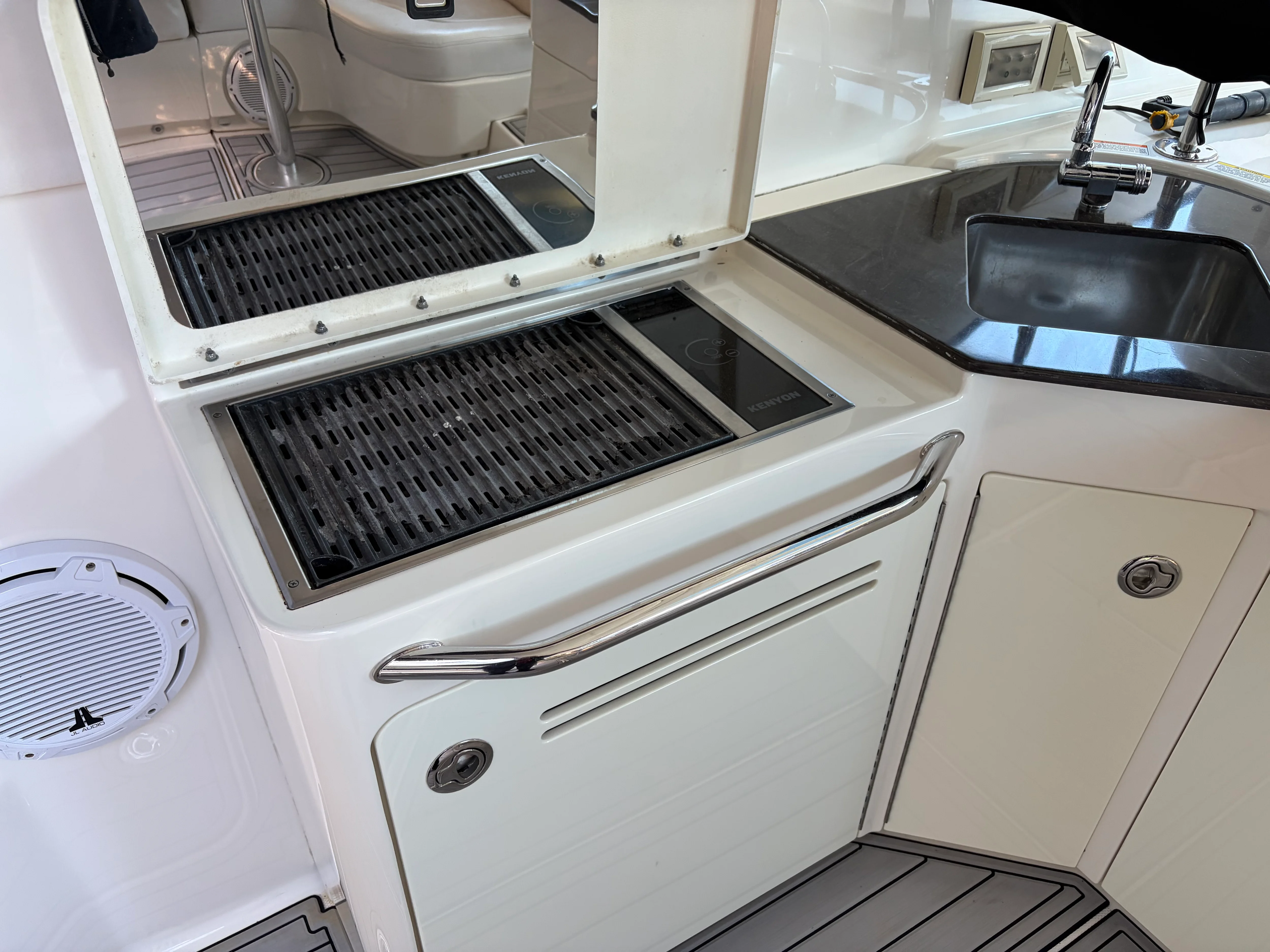 2014 Sea Ray 470 SUNDANCER Image Thumbnail #16