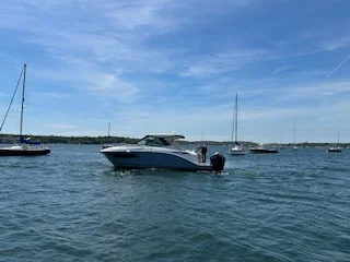 2024 Sea Ray 320 SUNDANCER OUTBOARD Image Thumbnail #2