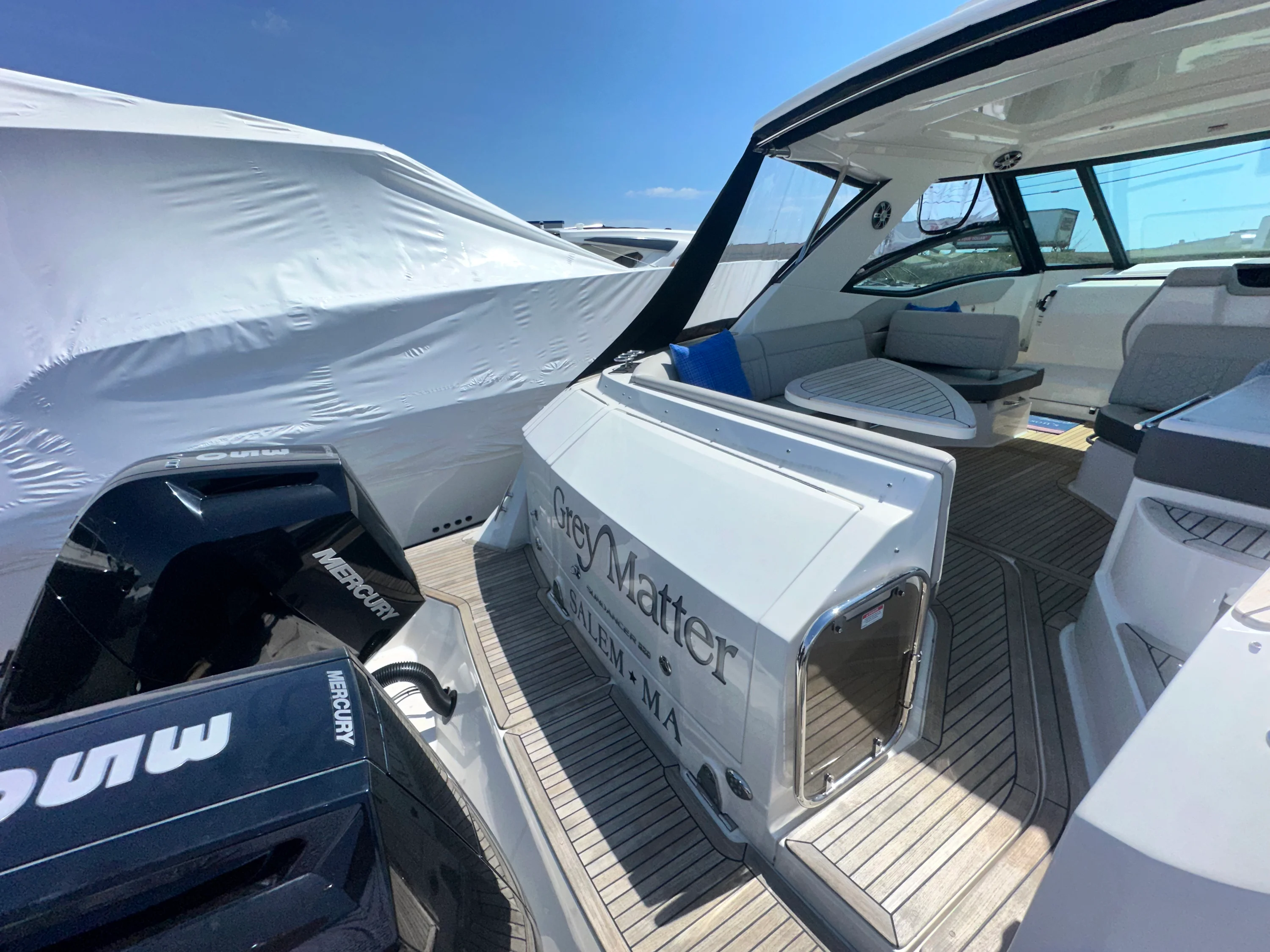 2024 Sea Ray 320 SUNDANCER OUTBOARD Image Thumbnail #5