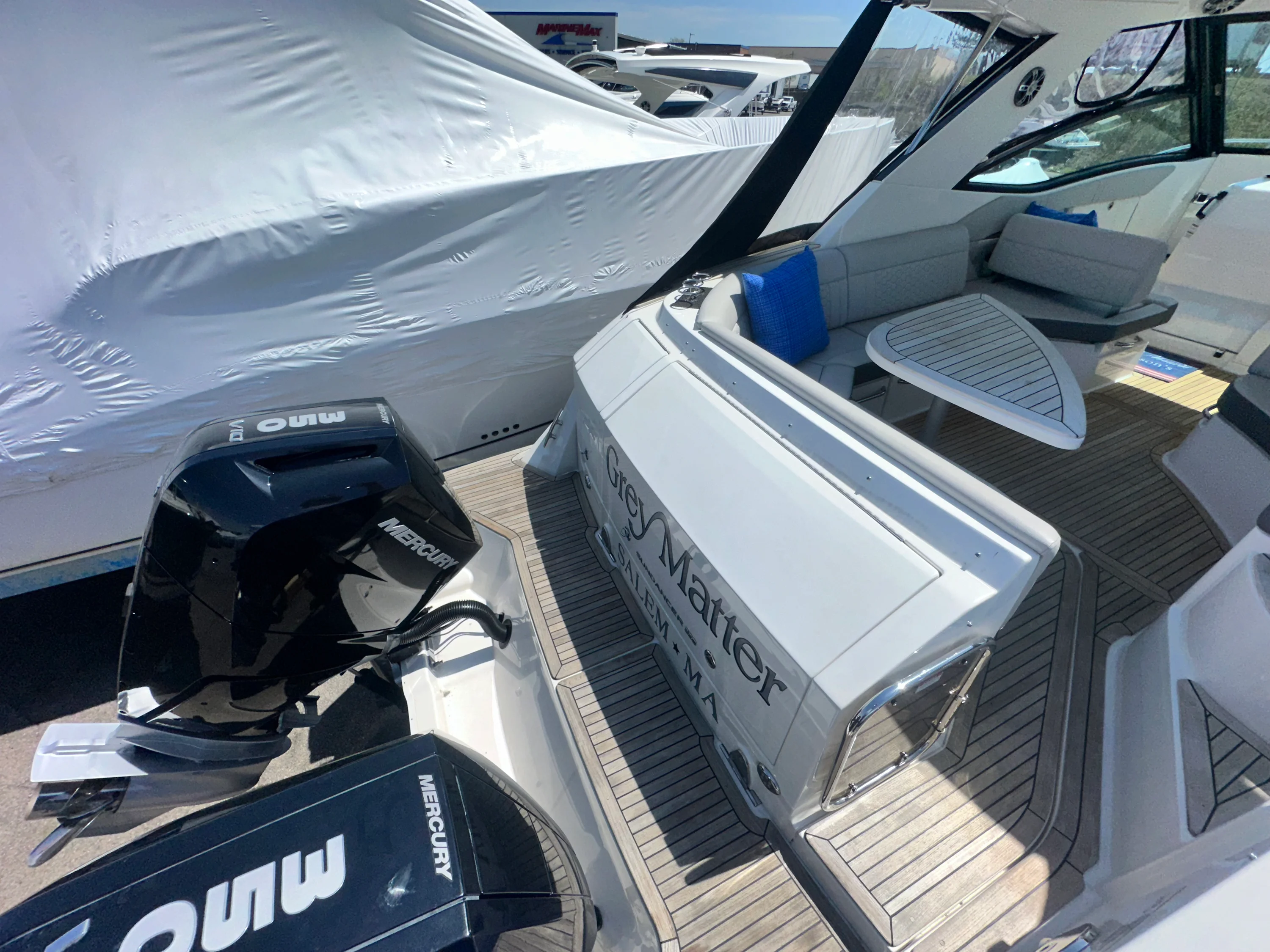 2024 Sea Ray 320 SUNDANCER OUTBOARD Image Thumbnail #6