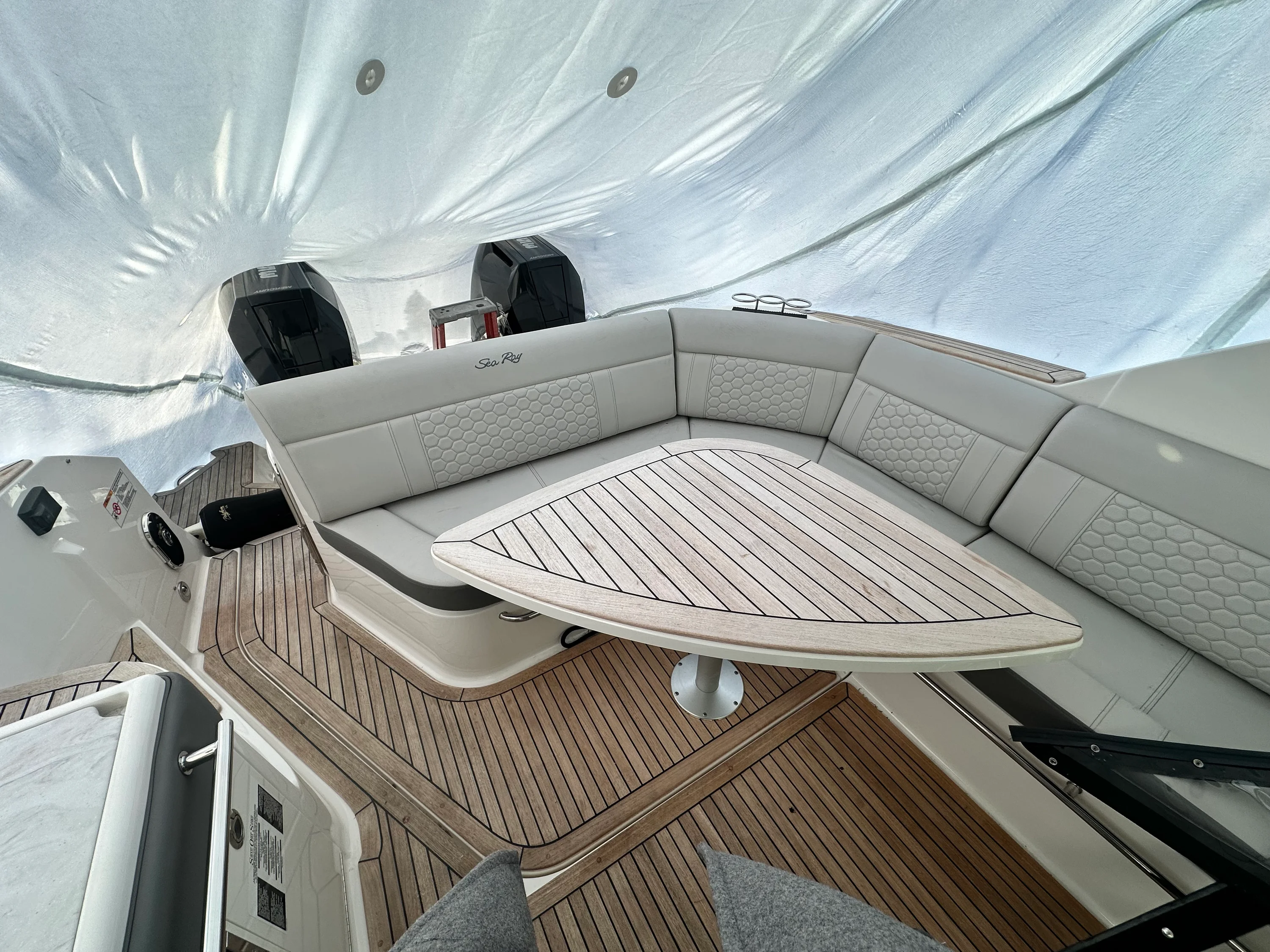 2024 Sea Ray 320 SUNDANCER OUTBOARD Image Thumbnail #12