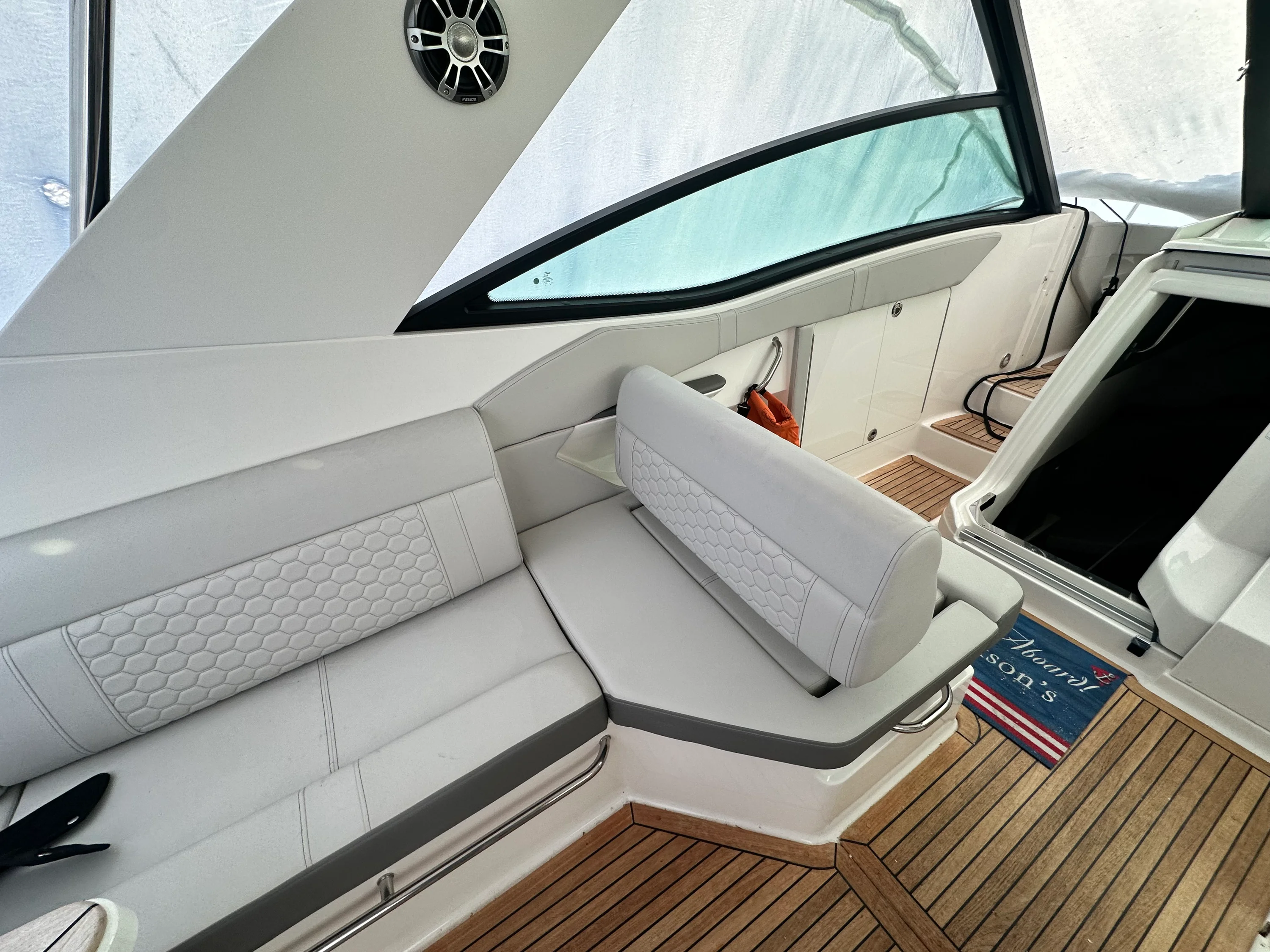 2024 Sea Ray 320 SUNDANCER OUTBOARD Image Thumbnail #13