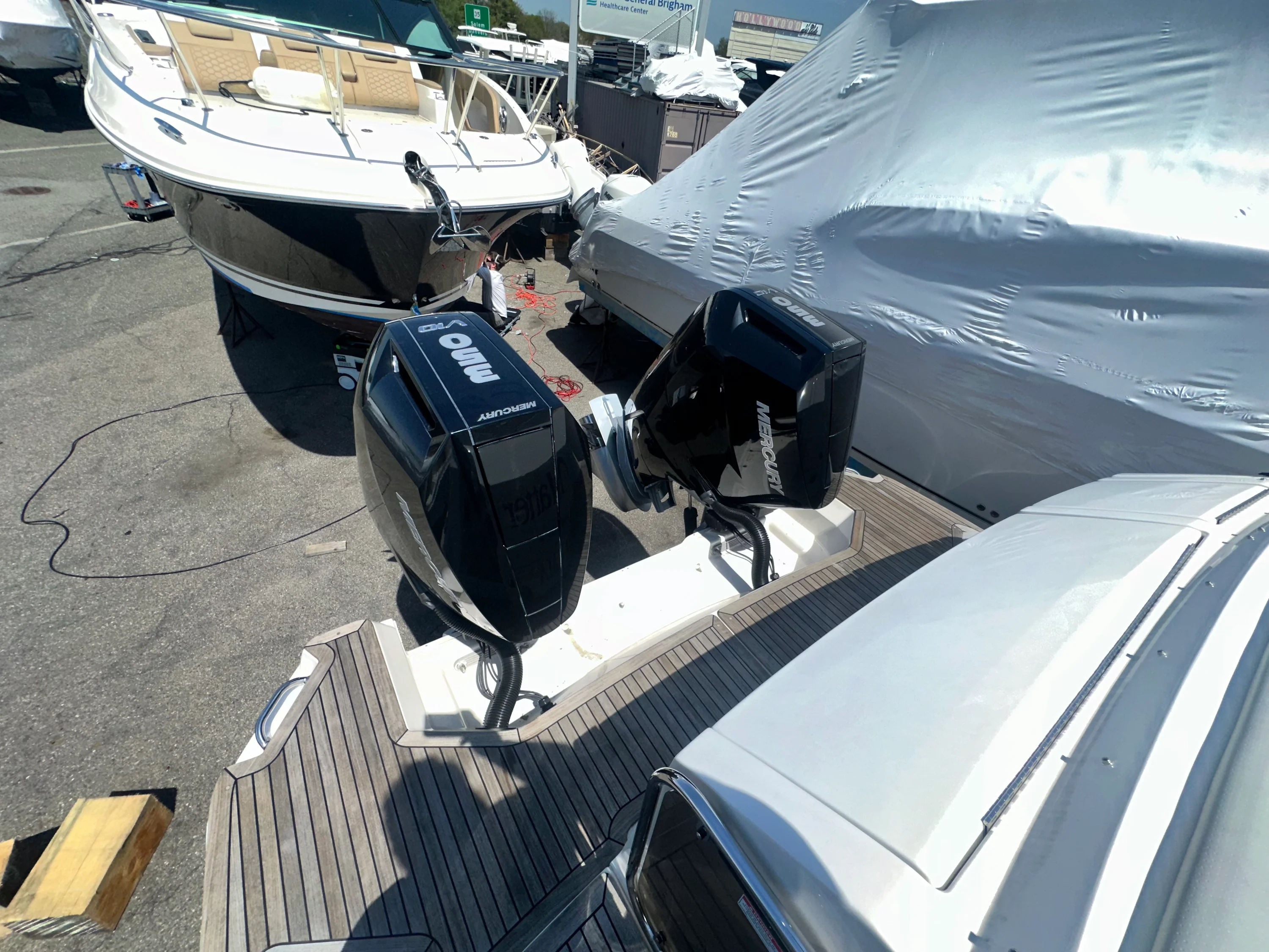 2024 Sea Ray 320 SUNDANCER OUTBOARD Image Thumbnail #19