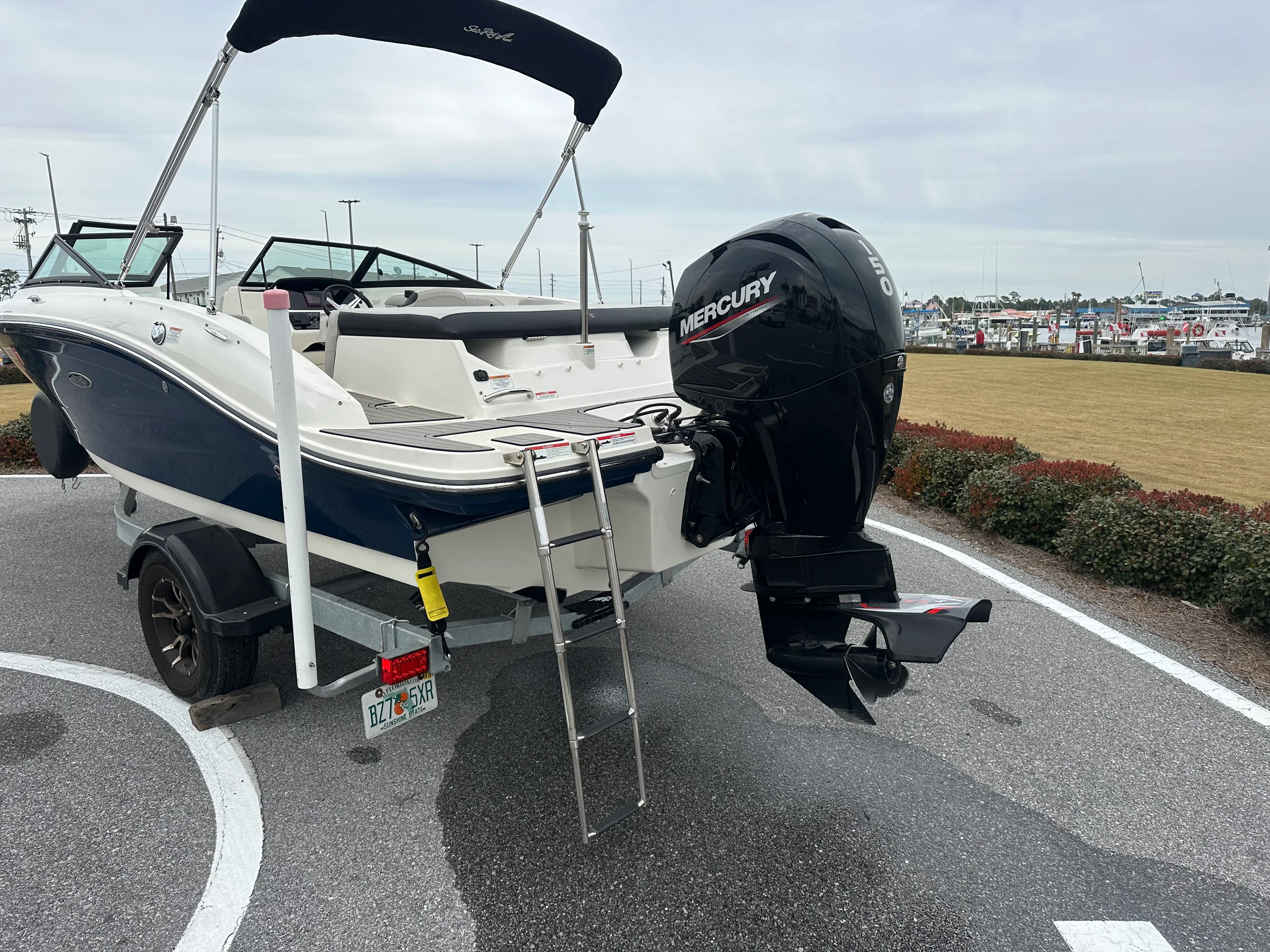 2023 Sea Ray 19 SPX Image Thumbnail #6