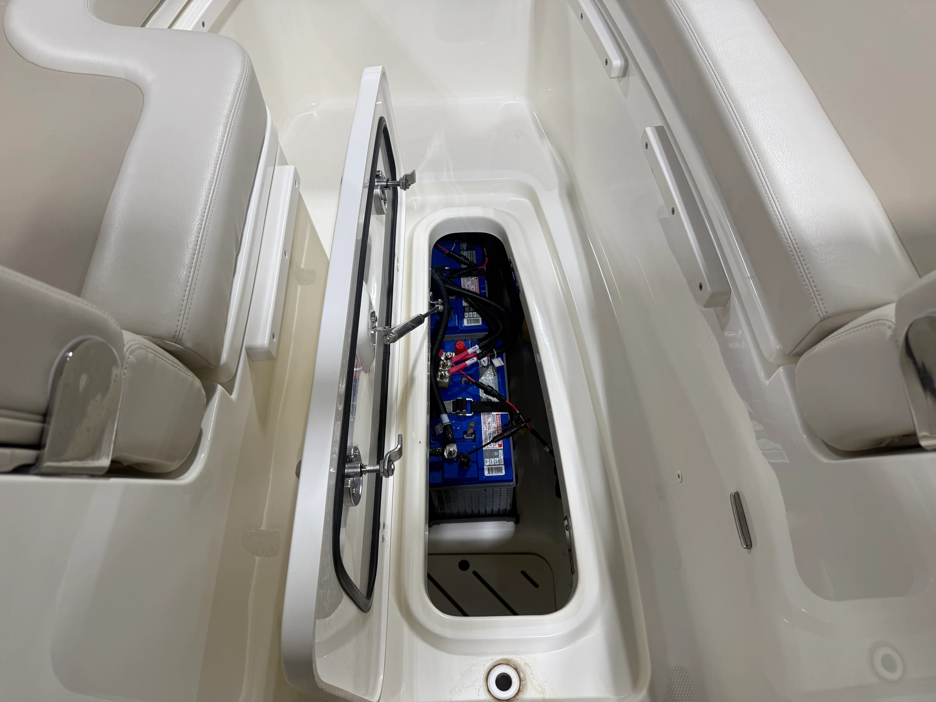 2022 Boston Whaler 320 VANTAGE Image Thumbnail #85