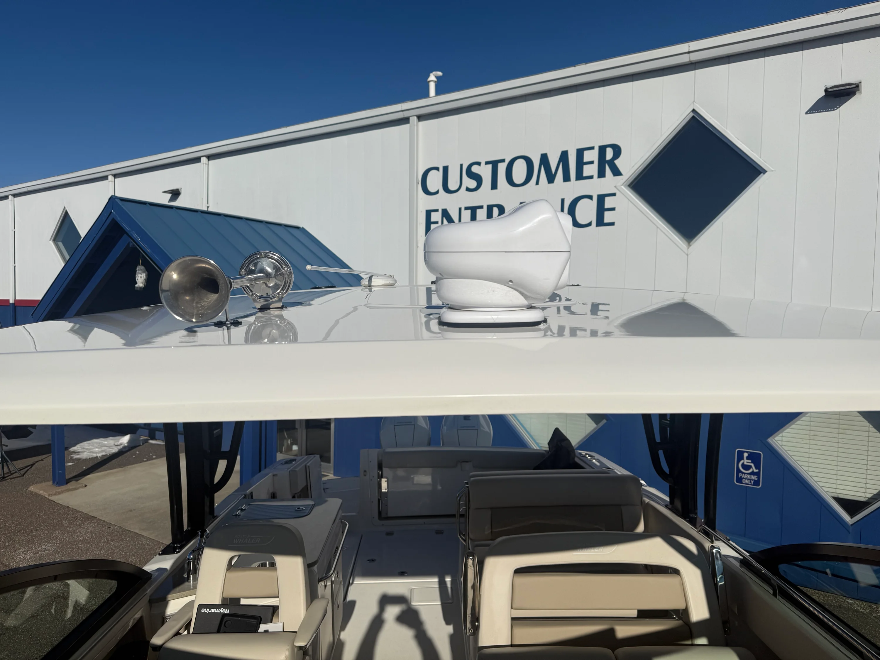 2022 Boston Whaler 320 VANTAGE Image Thumbnail #17