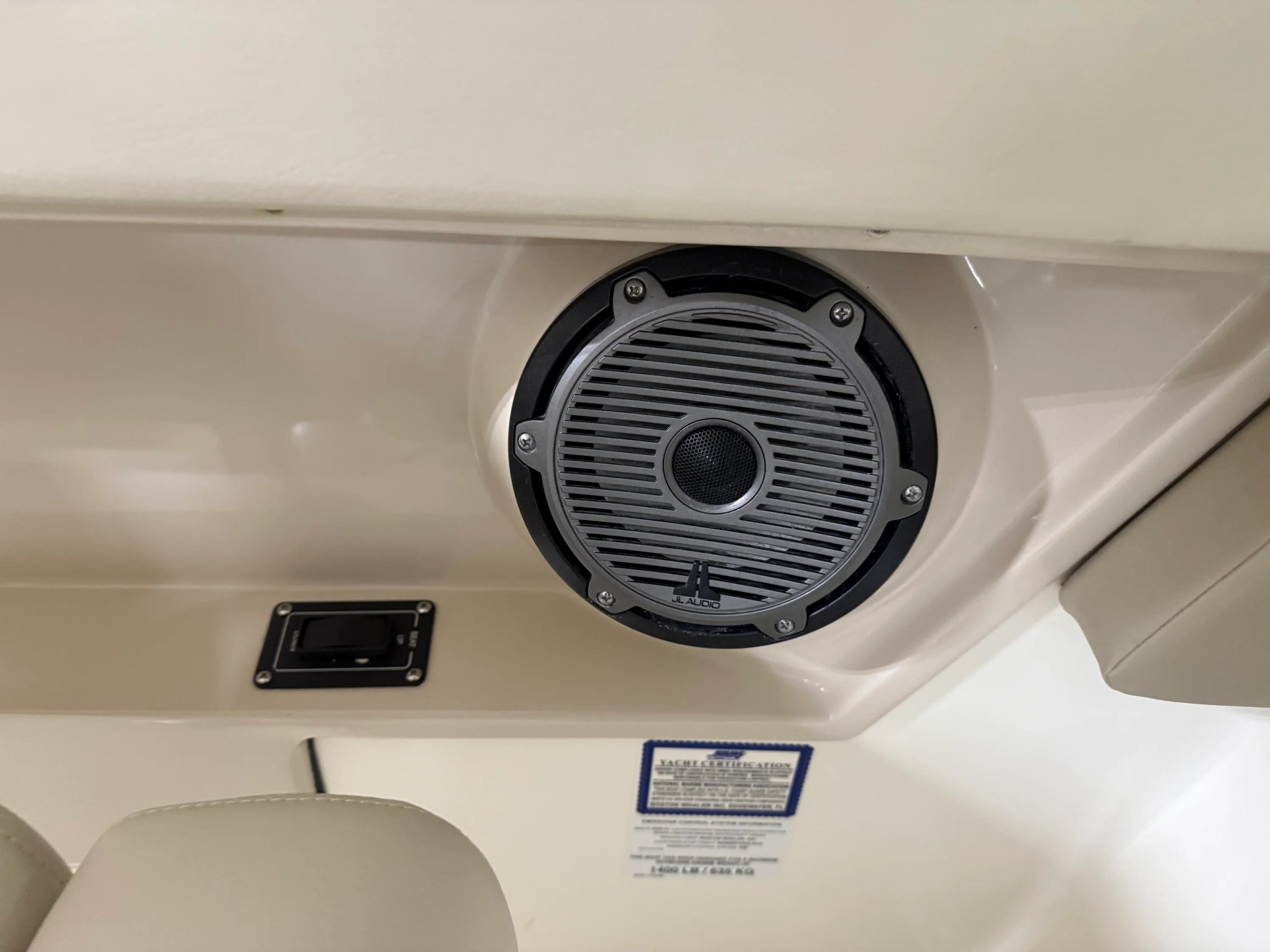 2022 Boston Whaler 320 VANTAGE Image Thumbnail #37